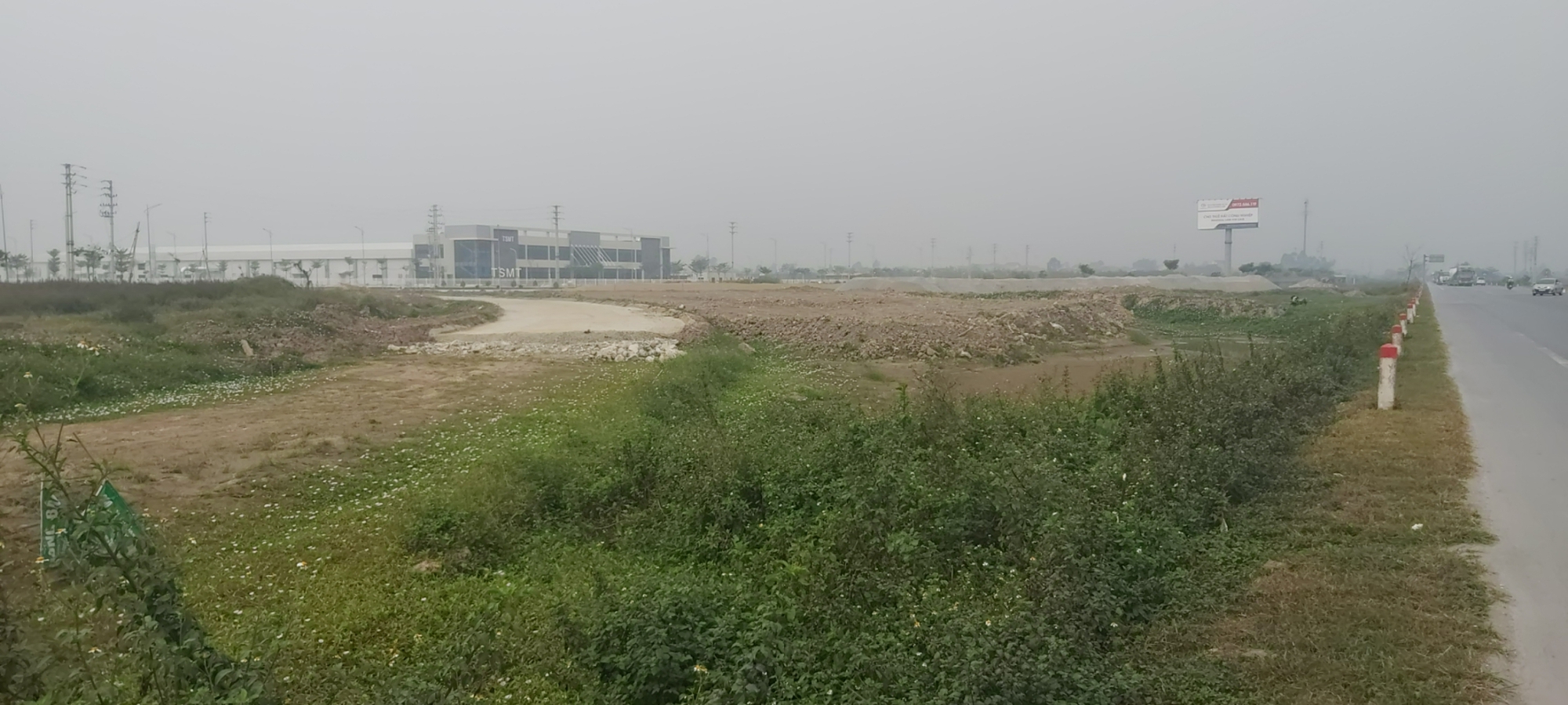 Giải quyết dứt điểm vi phạm hành lang tại đường dẫn lên cầu Thái Hà- Ảnh 2.