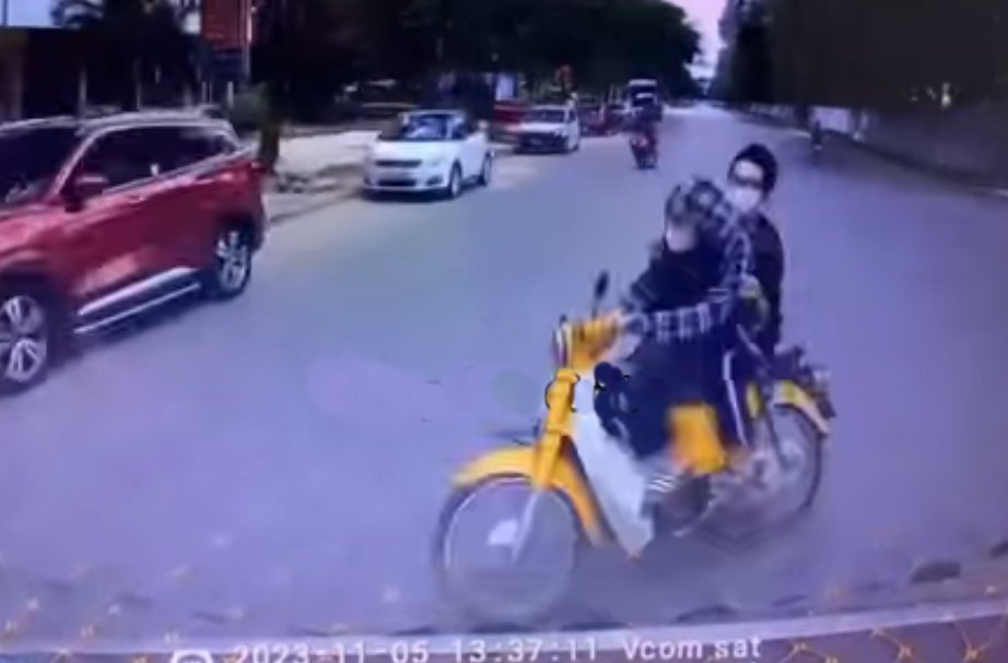 Hà Nội: Lộ nguyên nhân lái xe ôtô 16 chỗ chạy hơn 80km/h trong khu nội đô làm tử vong một nạn nhân - Ảnh 1.