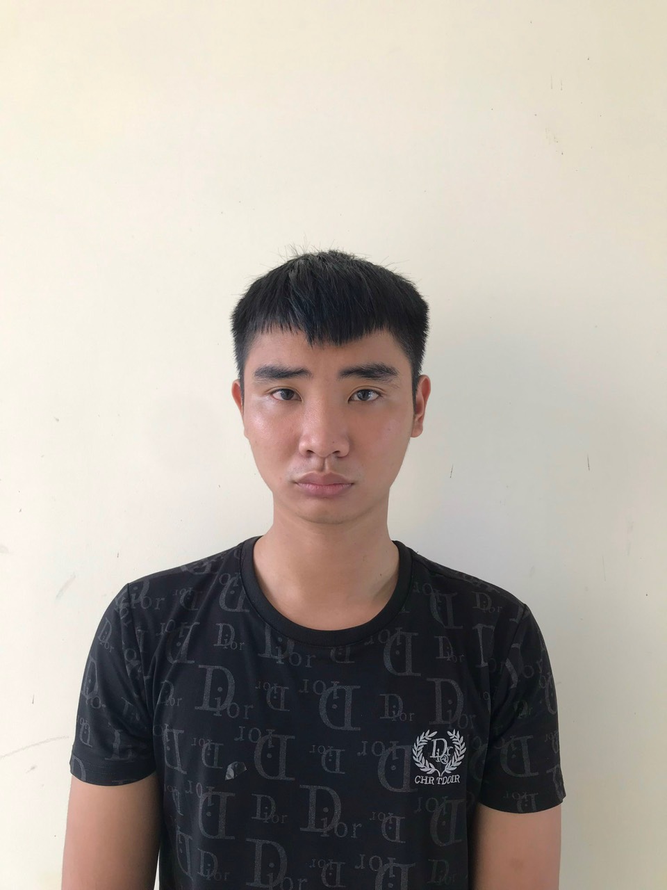 Hải Phòng: Chân dung thanh niên phóng xe máy "thông chốt" đâm liên hoàn hai CSGT  - Ảnh 1.