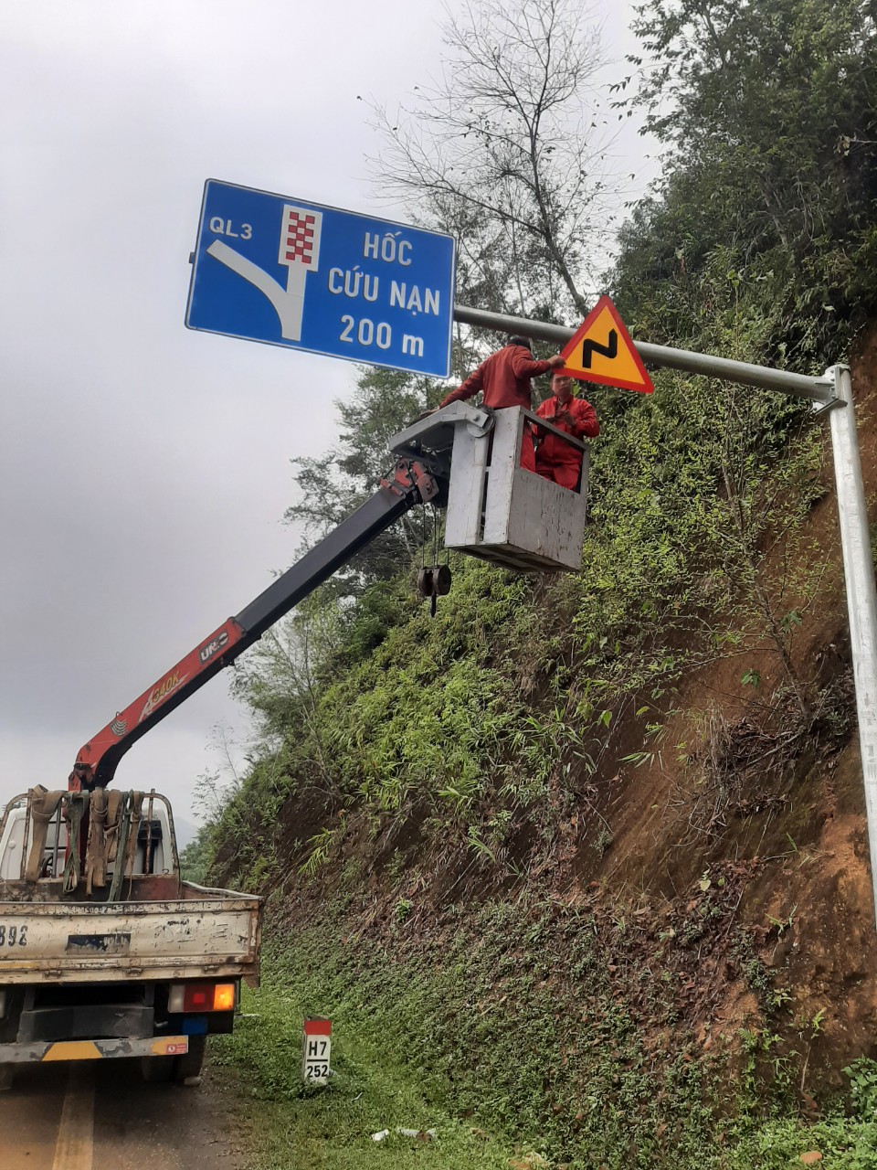 Bảo đảm ATGT trên đèo Tài Hồ Sìn QL3 - Ảnh 2.