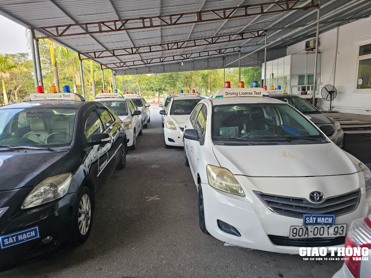 Nhiều bất cập trong thực hiện quy định mới về quản lý, sử dụng phí sát hạch lái xe- Ảnh 1. Nhiều bất cập trong thực hiện quy định mới về quản lý, sử dụng phí sát hạch lái xe- Ảnh 1.