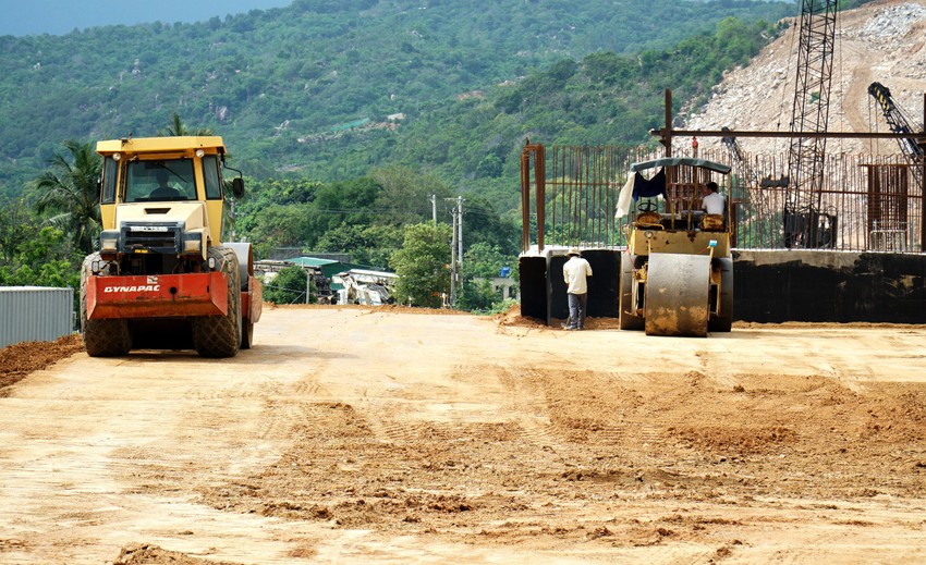 Nhà đầu tư 194 làm chậm cao tốc Cam Lâm - Vĩnh Hảo, nguy cơ bị xử phạt nặng- Ảnh 2.