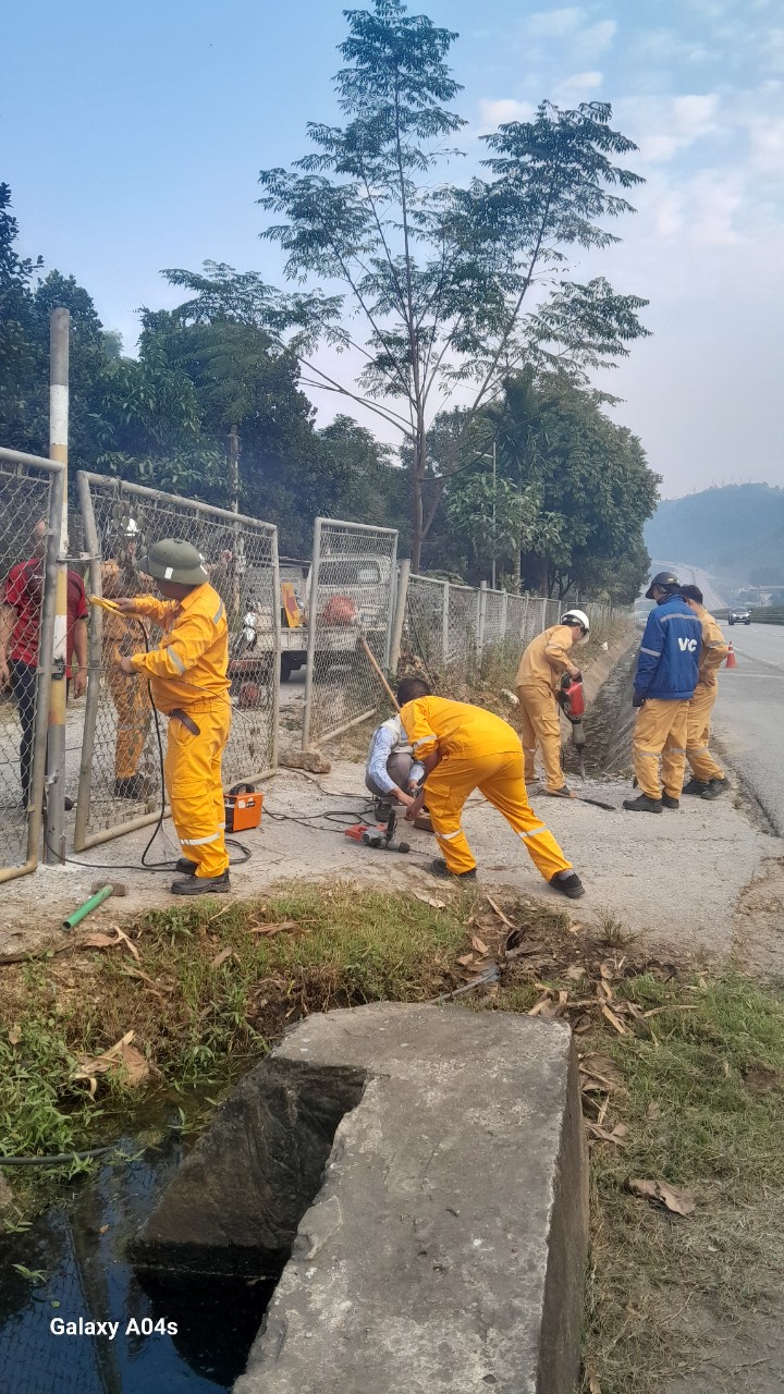 Đóng điểm mở rào trên cao tốc Nội Bài - Lào Cai- Ảnh 6.