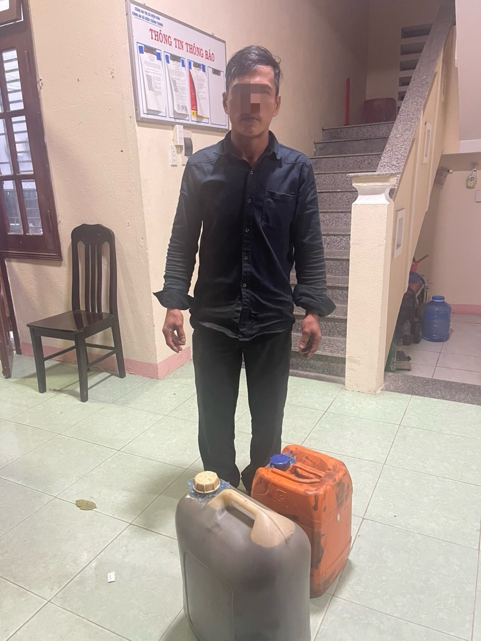 Bất an với hành vi lấy trộm xăng, dầu ô tô ở Quảng Nam- Ảnh 6. Bất an với hành vi lấy trộm xăng, dầu ô tô ở Quảng Nam- Ảnh 6.