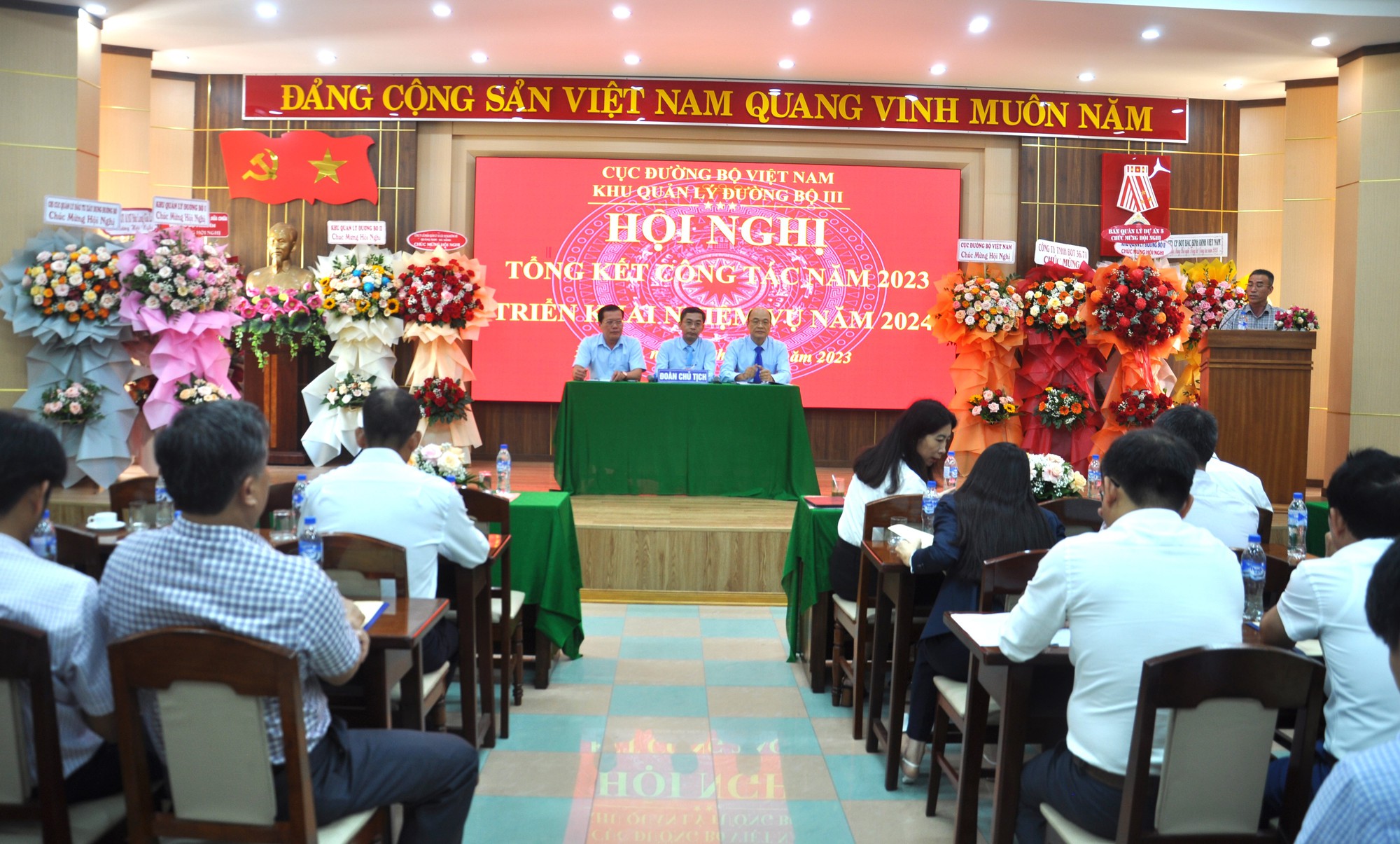 Vượt khó, nỗ lực bảo đảm an toàn, thông suốt các quốc lộ qua miền Trung-Tây Nguyên- Ảnh 6.