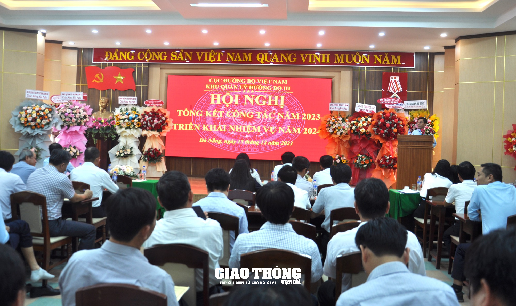 Vượt khó, nỗ lực bảo đảm an toàn, thông suốt các quốc lộ qua miền Trung-Tây Nguyên- Ảnh 1.