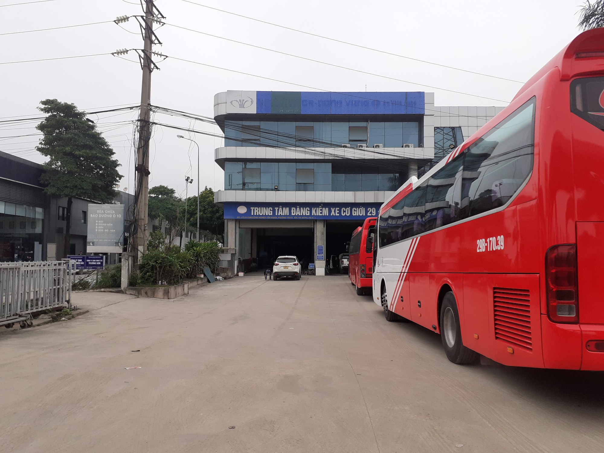 11 địa phương nguy cơ ùn tắc đăng kiểm dịp cuối năm, chủ xe cần lưu ý gì?- Ảnh 1.