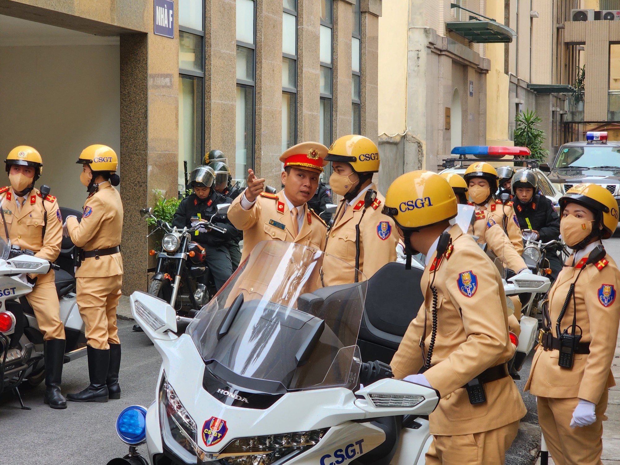 Hà Nội: Ra quân đảm bảo ANTT, trật tựATGT dịp tết Nguyên đán Giáp Thìn- Ảnh 1. Hà Nội: Ra quân đảm bảo ANTT, trật tựATGT dịp tết Nguyên đán Giáp Thìn- Ảnh 1.