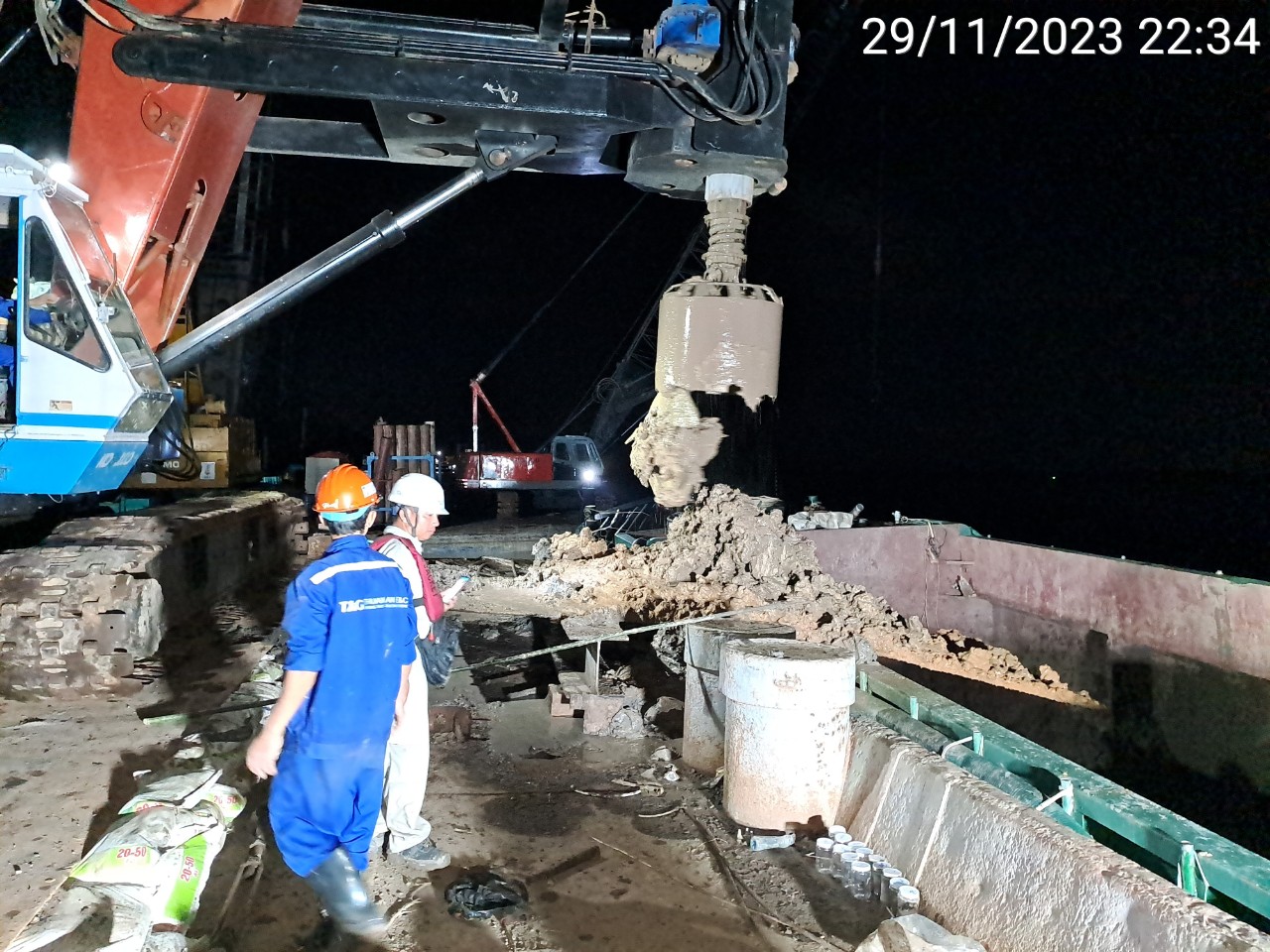 Nhộn nhịp công trường thi công cầu Đại Ngãi vượt sông Hậu- Ảnh 5.