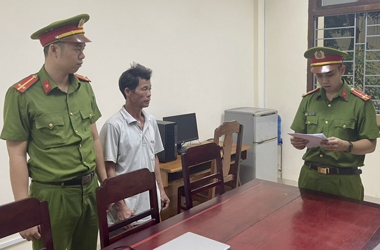 Tạm giữ hình sự người đàn ông vi phạm nồng độ cồn, cầm dao hành hung CSGT Gia Lai- Ảnh 1.