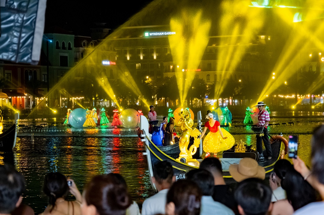 Maroon 5 liên tục 