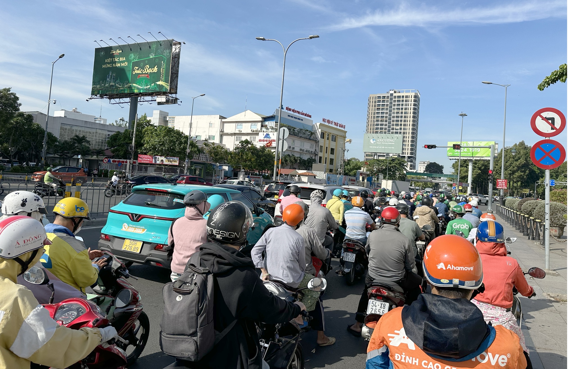 Ảnh: Hối hả thi công dự án hầm chui gần 5.000 tỷ đồng kết nối sân bay Tân Sơn Nhất- Ảnh 12.