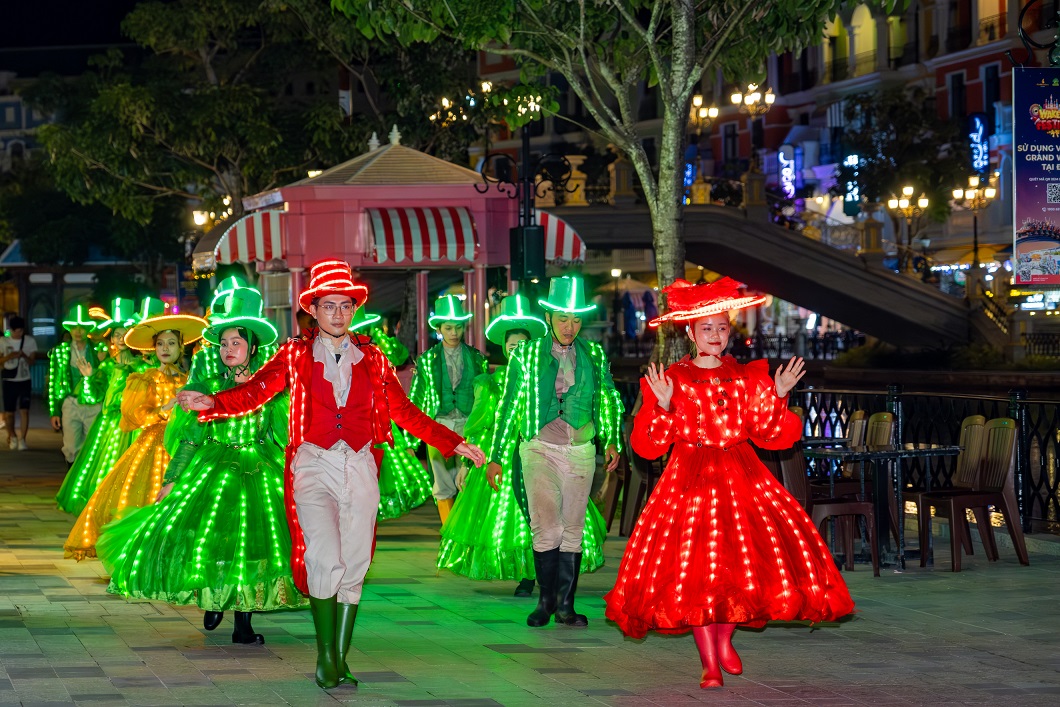 Maroon 5 liên tục 