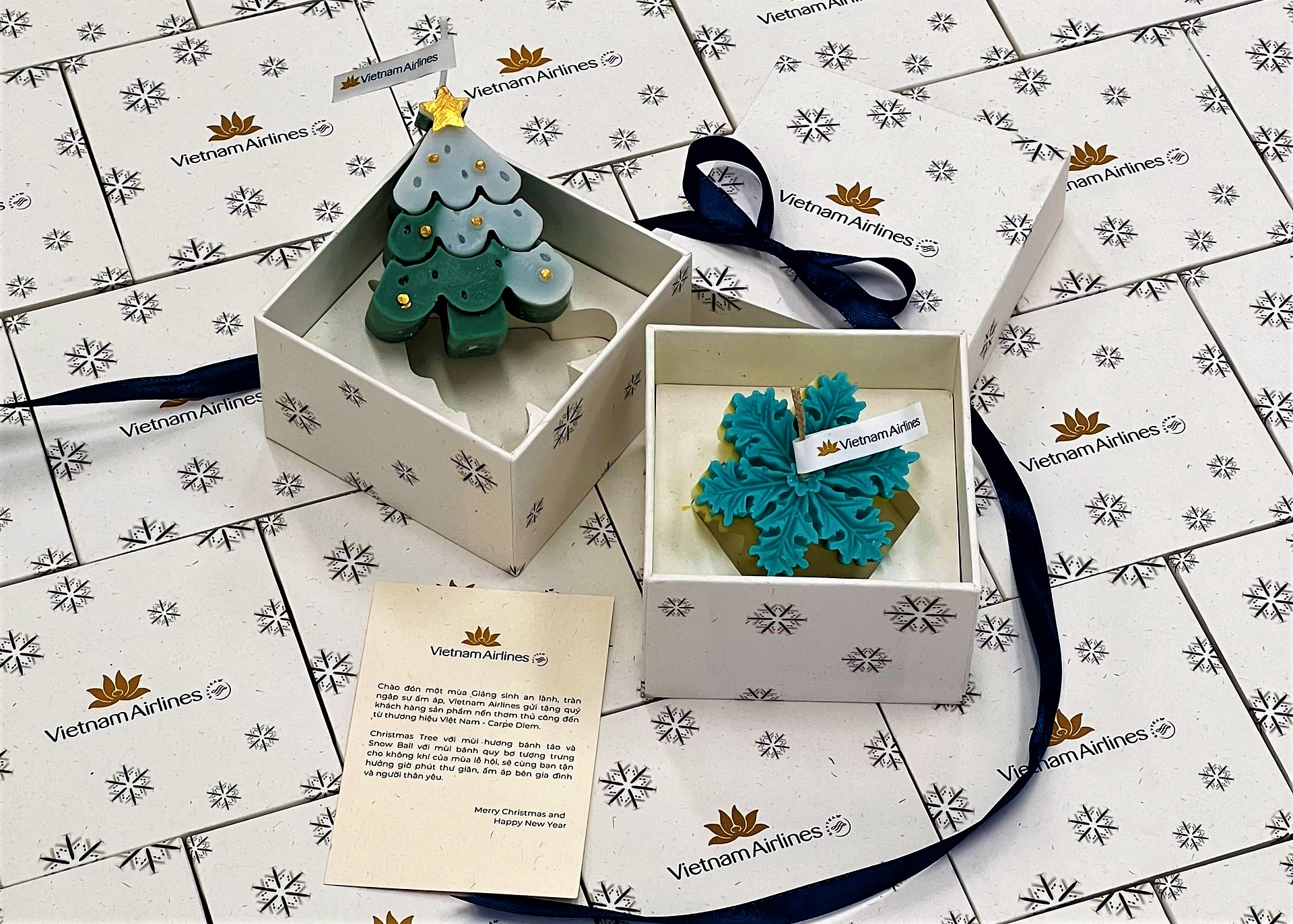 Cận cảnh Ông già Noel tặng quà khách nhí ngay trên bầu trời- Ảnh 11.