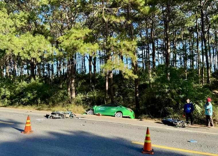 TNGT liên hoàn trên QL19 qua Gia Lai khiến 4 người thương vong- Ảnh 1. TNGT liên hoàn trên QL19 qua Gia Lai khiến 4 người thương vong- Ảnh 1.