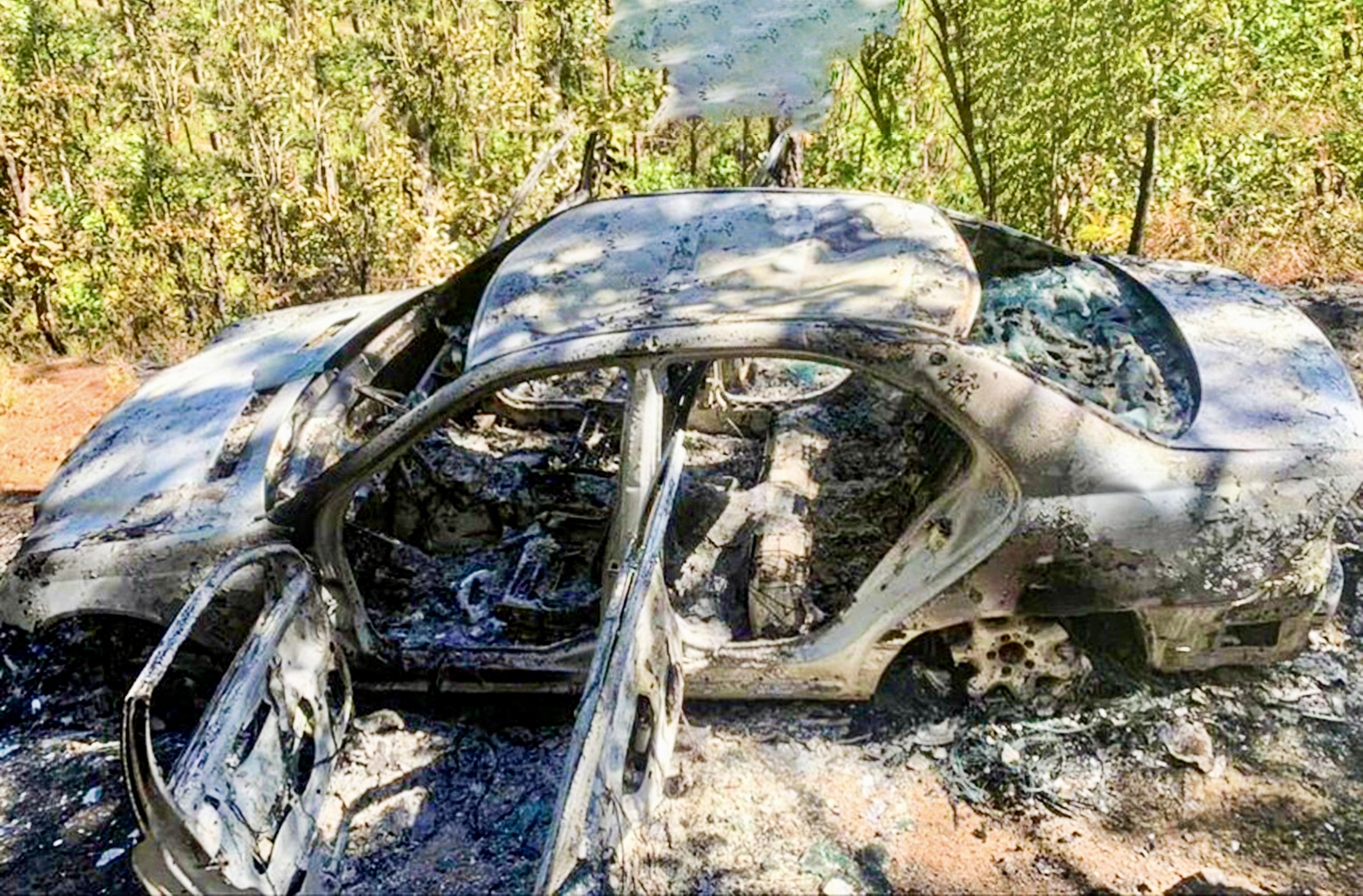 Người đàn ông ở Lâm Đồng đốt ôtô phi tang sau khi gây TNGT- Ảnh 1.