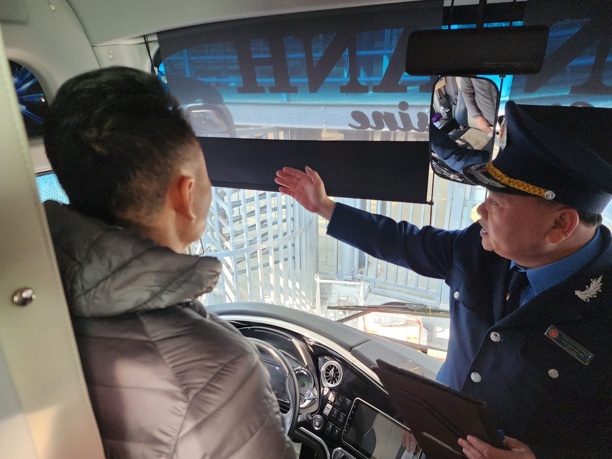 Các bến xe ở Hà Nội đảm bảo phương tiện phục vụ nhân dân đi lại dịp tết Dương lịch- Ảnh 5.