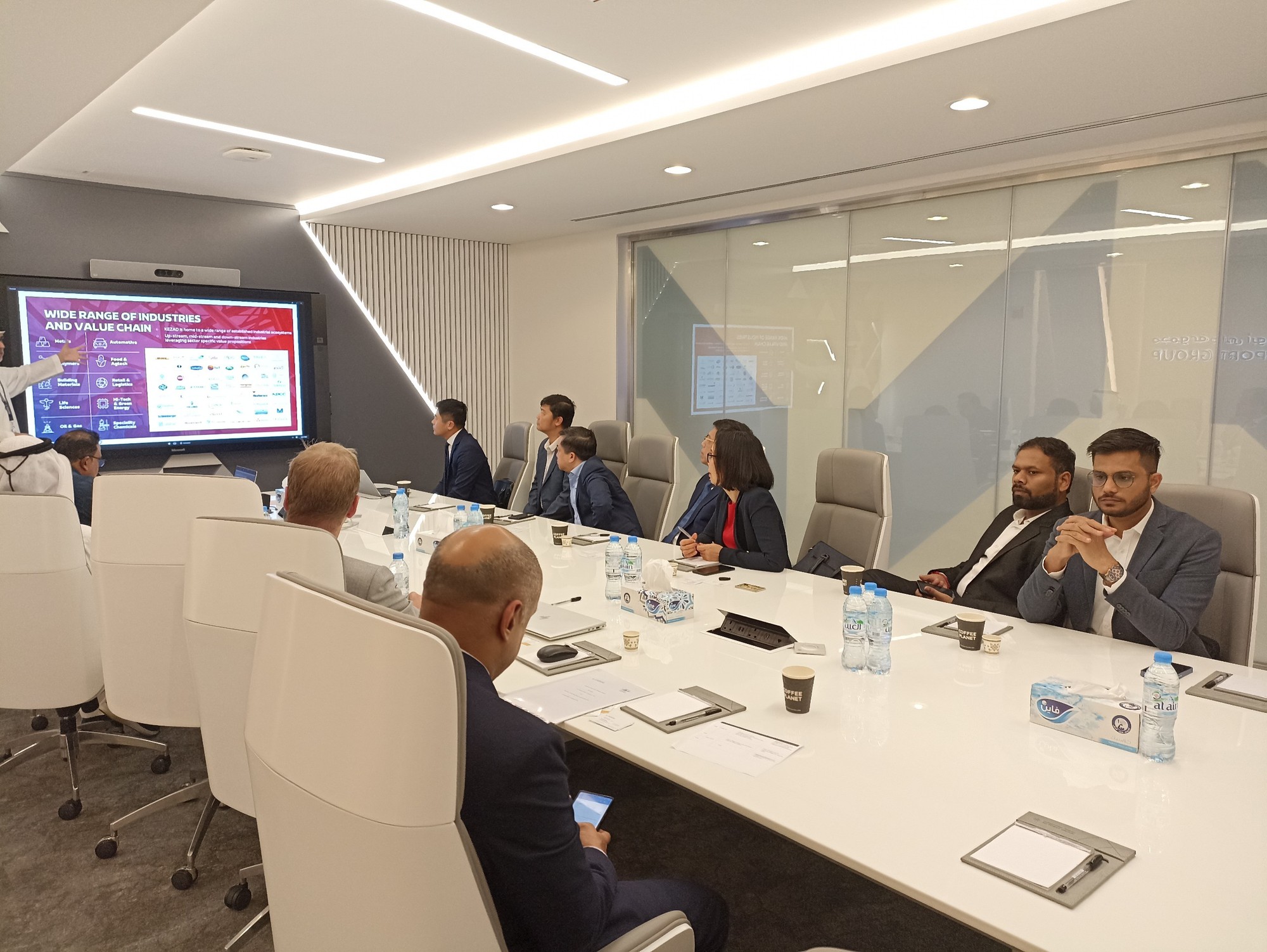 Cục Hàng hải VN ký biên bản ghi nhớ hợp tác với Tập đoàn Cảng Abu Dhabi- Ảnh 4.