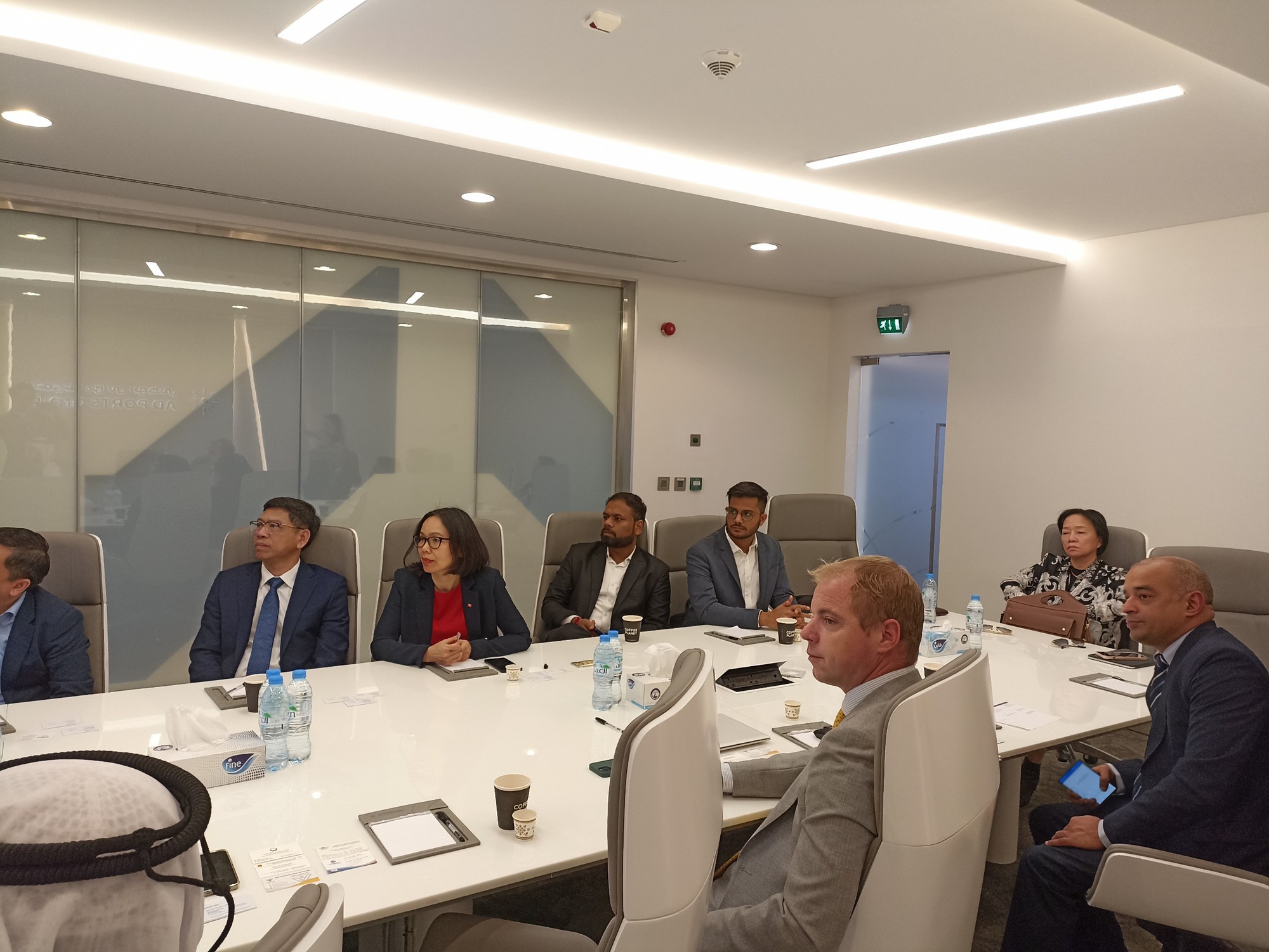 Cục Hàng hải VN ký biên bản ghi nhớ hợp tác với Tập đoàn Cảng Abu Dhabi- Ảnh 5.