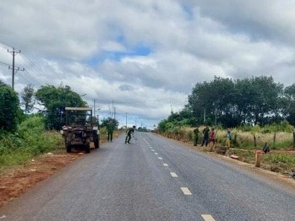 Gia Lai: Va chạm với xe công nông, hai thanh niên đi xe máy tử vong- Ảnh 1. Gia Lai: Va chạm với xe công nông, hai thanh niên đi xe máy tử vong- Ảnh 1.