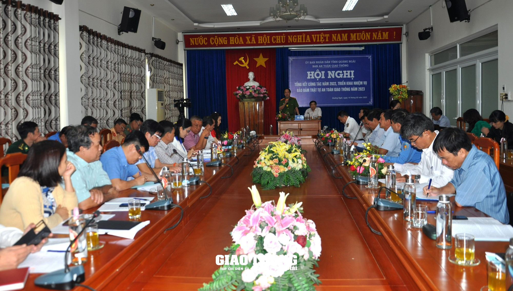 Ban ATGT Quảng Ngãi bàn giải pháp kéo giảm TNGT trong năm 2023 - Ảnh 2. Ban ATGT Quảng Ngãi bàn giải pháp kéo giảm TNGT trong năm 2023 - Ảnh 2.