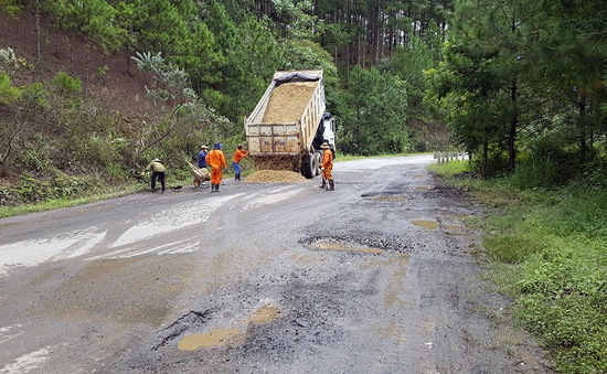 Đảm bảo an toàn cho người và phương tiện trên đèo Mimosa - Ảnh 2. Đảm bảo an toàn cho người và phương tiện trên đèo Mimosa - Ảnh 2.