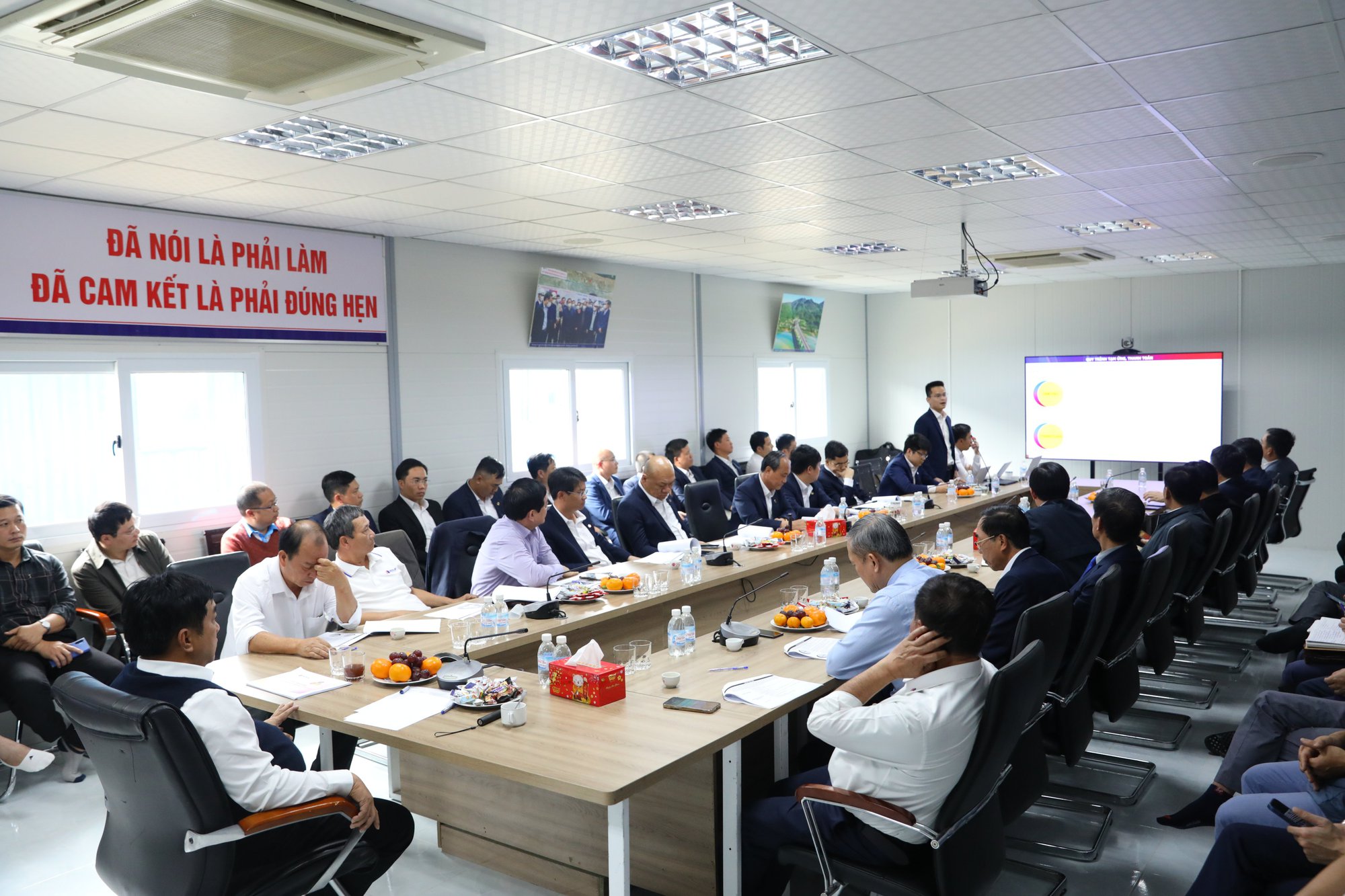 Tập đoàn Đèo Cả thúc đẩy biện pháp gỡ vướng tại cao tốc Quảng Ngãi - Hoài Nhơn - Ảnh 1.