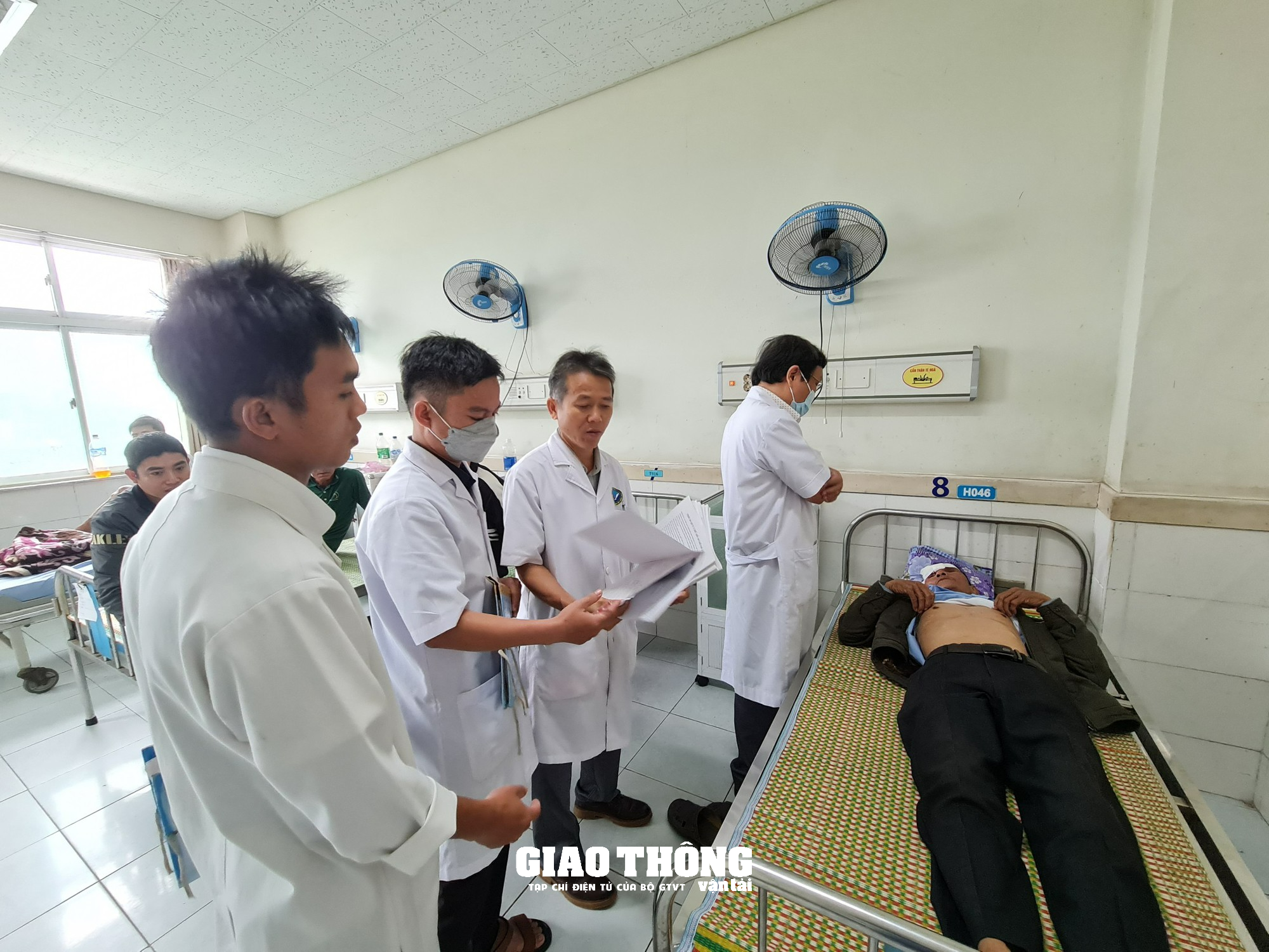 Vụ TNGT khiến 3 người tử vong ở Quảng Nam: Hành khách kể lại giây phút xe gặp nạn - Ảnh 4. Vụ TNGT khiến 3 người tử vong ở Quảng Nam: Hành khách kể lại giây phút xe gặp nạn - Ảnh 4.