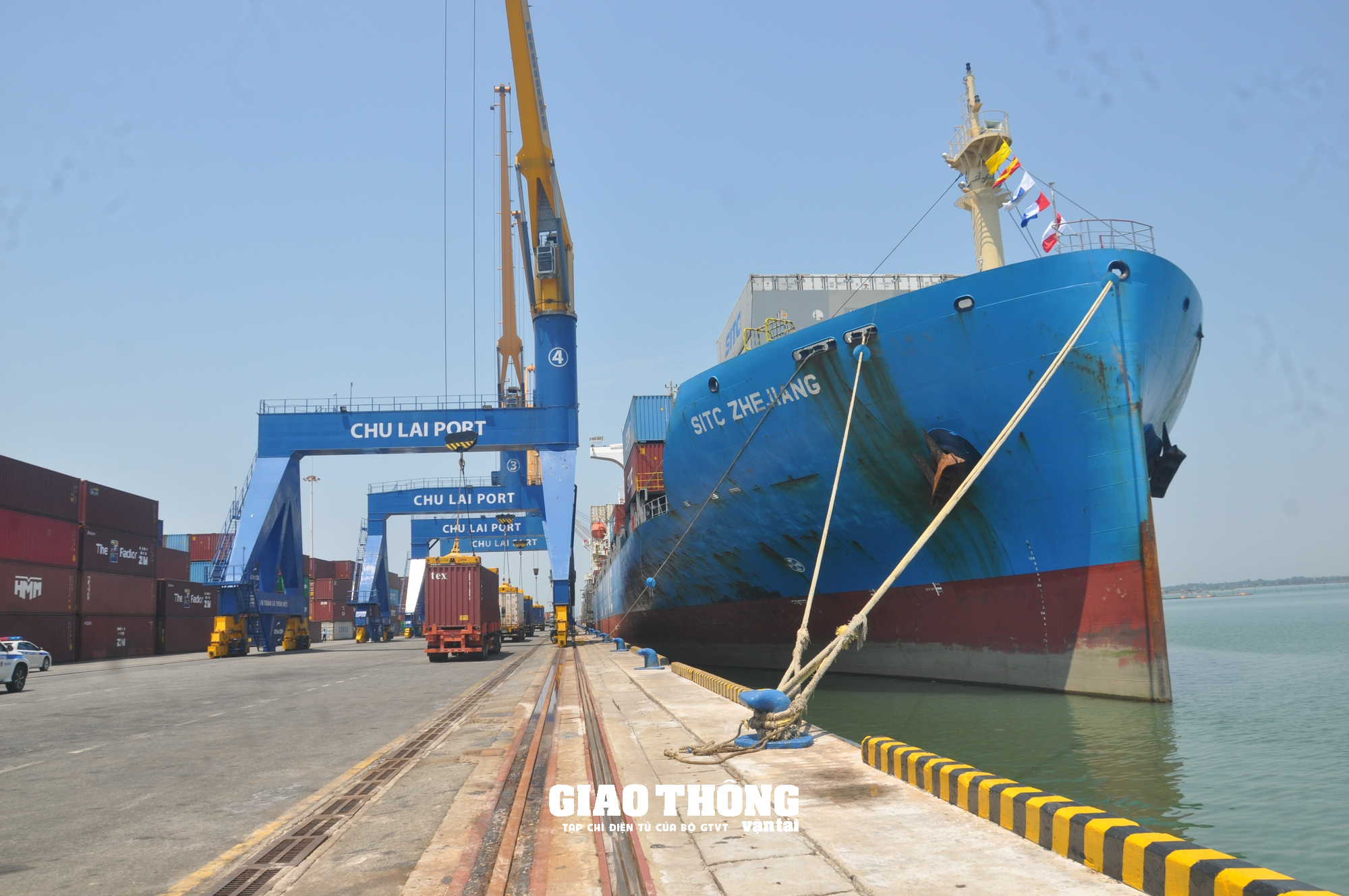 Đầu tư hạ tầng giao thông tạo đột phá trong phát triển vùng Bắc Trung Bộ và duyên hải Trung Bộ - Ảnh 1.