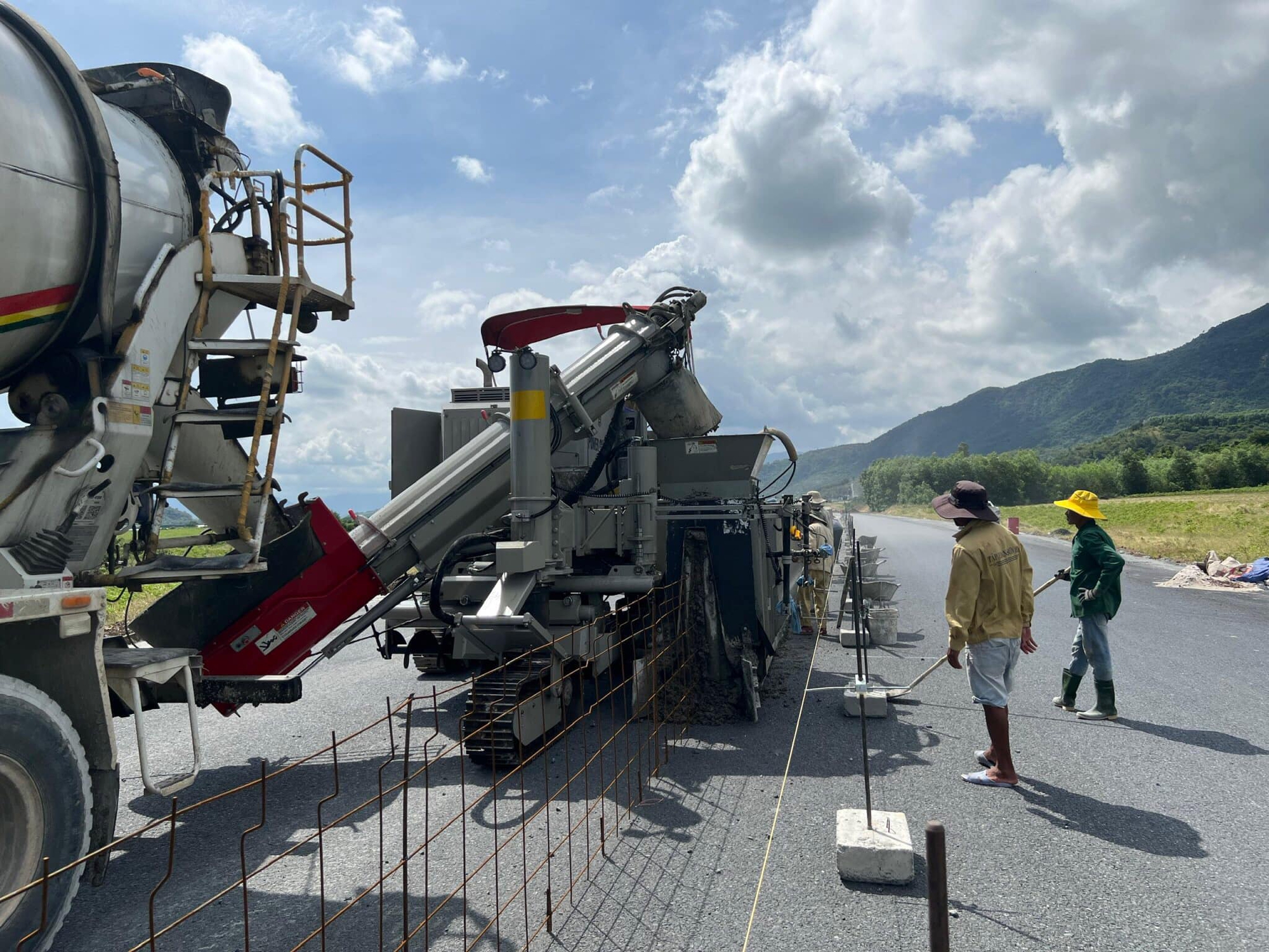 Hình hài cao tốc Nha Trang – Cam Lâm sau một năm rưỡi thi công - Ảnh 6.