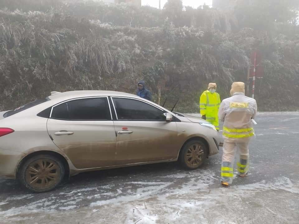 Cục CSGT khuyến cáo lái xe cần biết khi tham gia giao thông trong thời tiết sương mù - Ảnh 1.