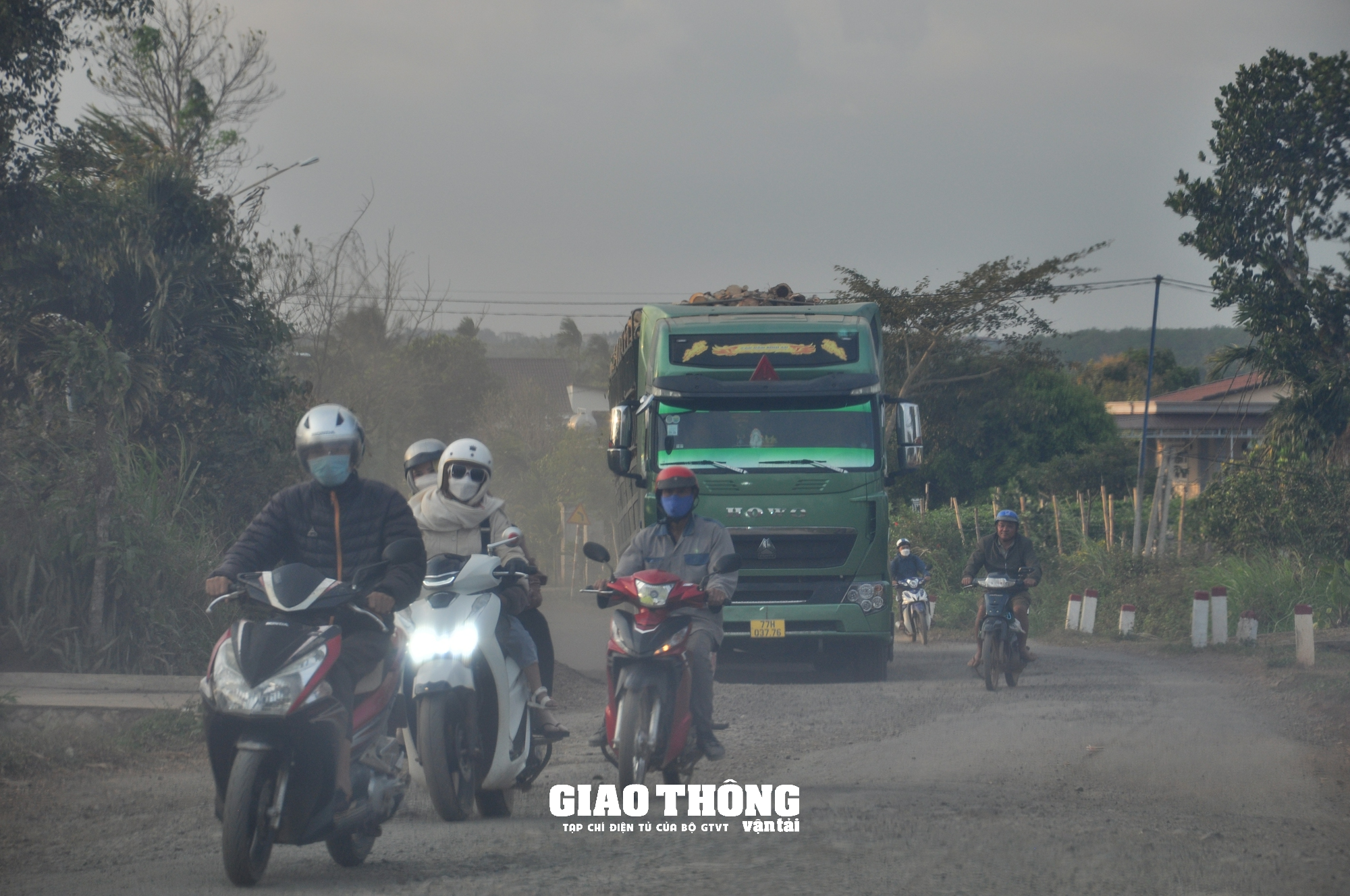 QL29 xuống cấp chậm khắc phục gồng mình cõng xe quá khổ quá tải - Ảnh 7.