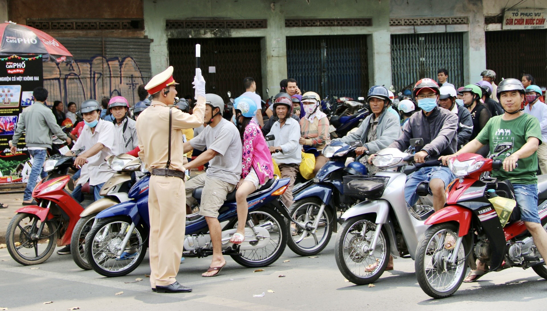 Trước giờ "G" lễ hội cà phê Buôn Ma Thuột, phân luồng đảm bảo giao thông thế nào? - Ảnh 1. Trước giờ "G" lễ hội cà phê Buôn Ma Thuột, phân luồng đảm bảo giao thông thế nào? - Ảnh 1.