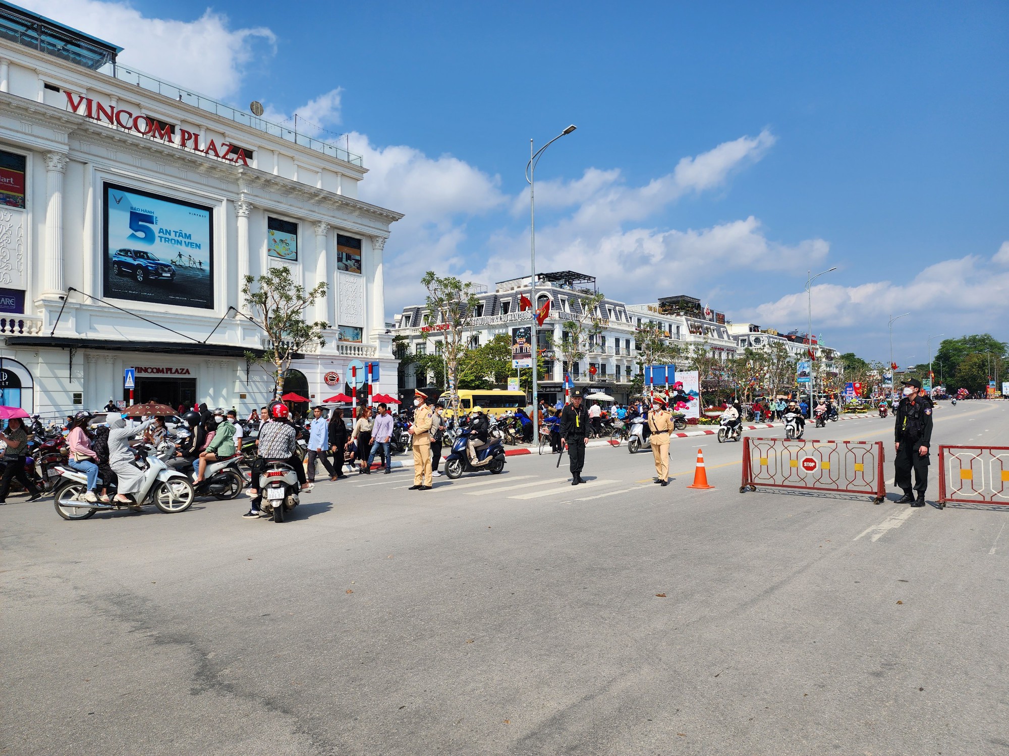 Bảo đảm an toàn vận tải mùa lễ hội Xuân 2023 và những vấn đề đặt ra - Ảnh 2.