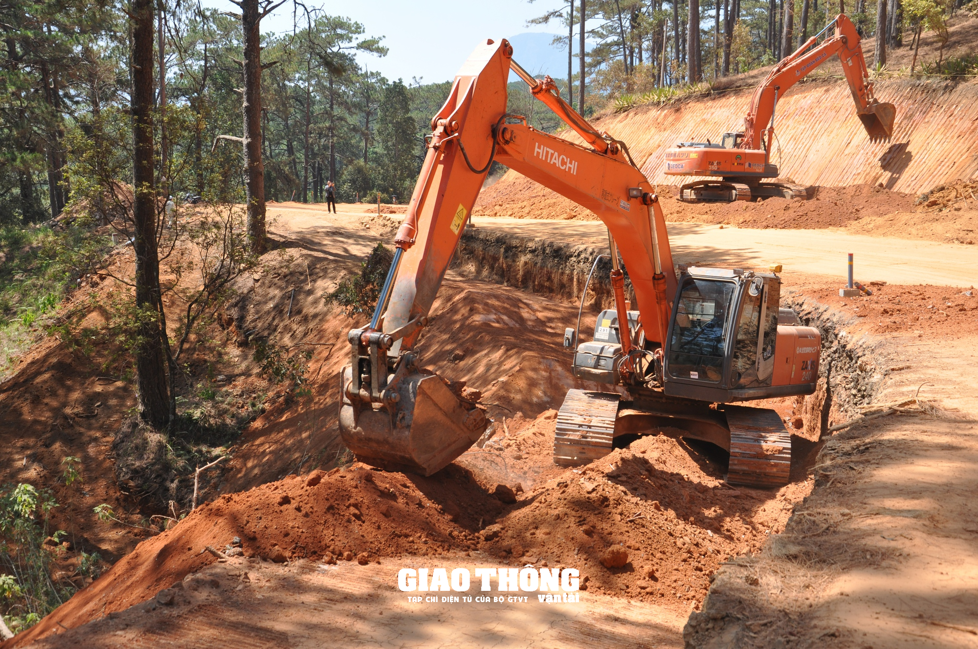 Cận cảnh thi công tuyến đường đèo Prenn - Ảnh 3. Cận cảnh thi công tuyến đường đèo Prenn - Ảnh 3.