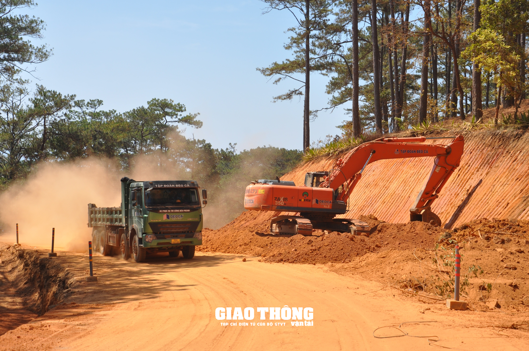 Cận cảnh thi công tuyến đường đèo Prenn - Ảnh 5. Cận cảnh thi công tuyến đường đèo Prenn - Ảnh 5.