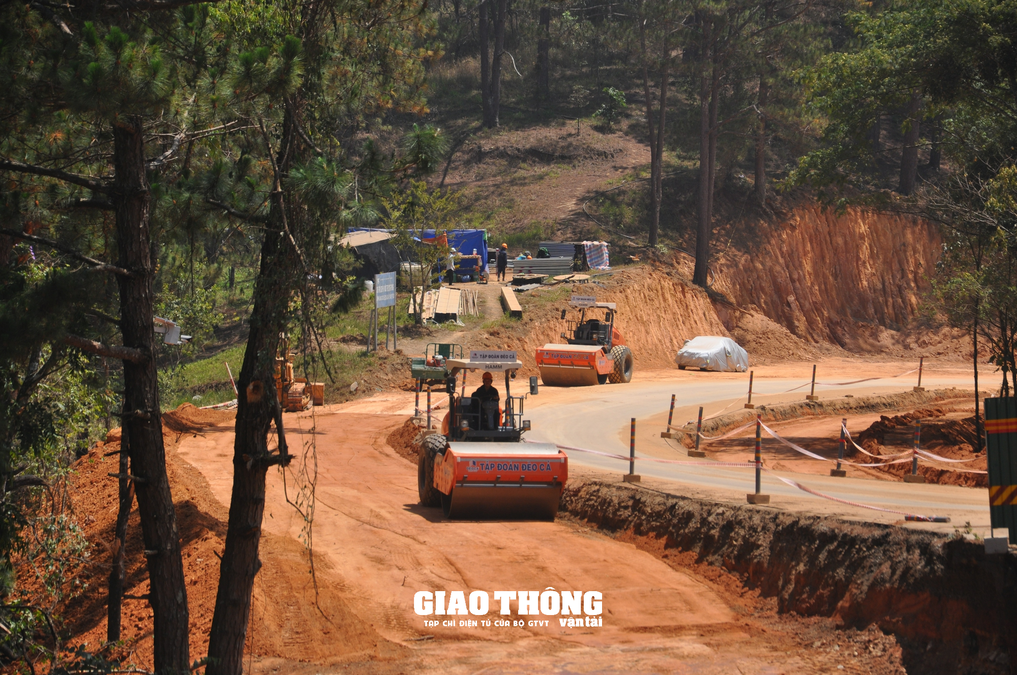 Cận cảnh thi công tuyến đường đèo Prenn - Ảnh 8. Cận cảnh thi công tuyến đường đèo Prenn - Ảnh 8.