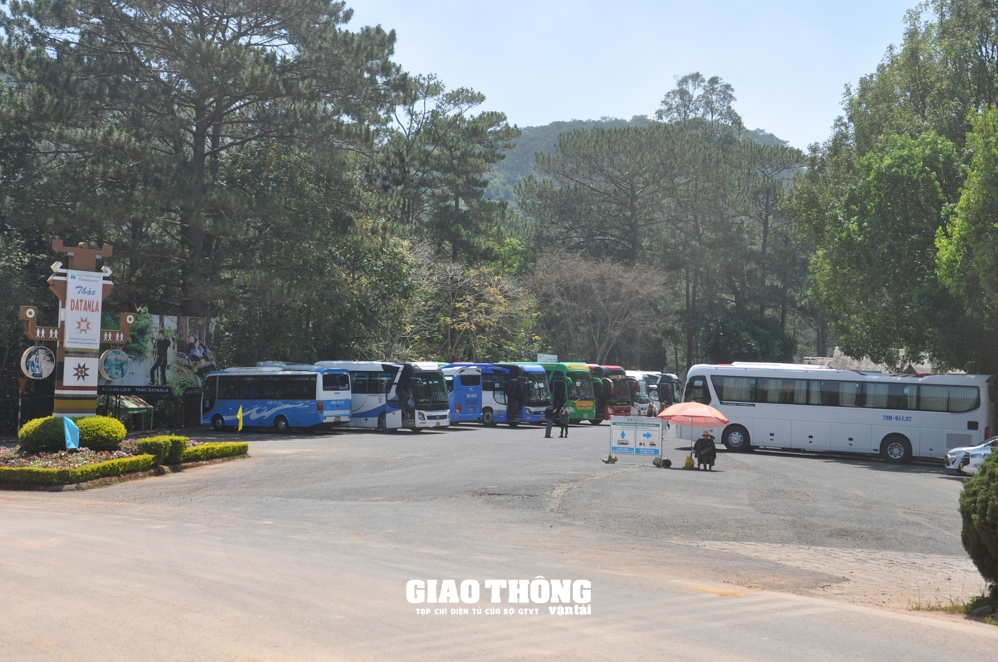 Cận cảnh thi công tuyến đường đèo Prenn - Ảnh 16. Cận cảnh thi công tuyến đường đèo Prenn - Ảnh 16.