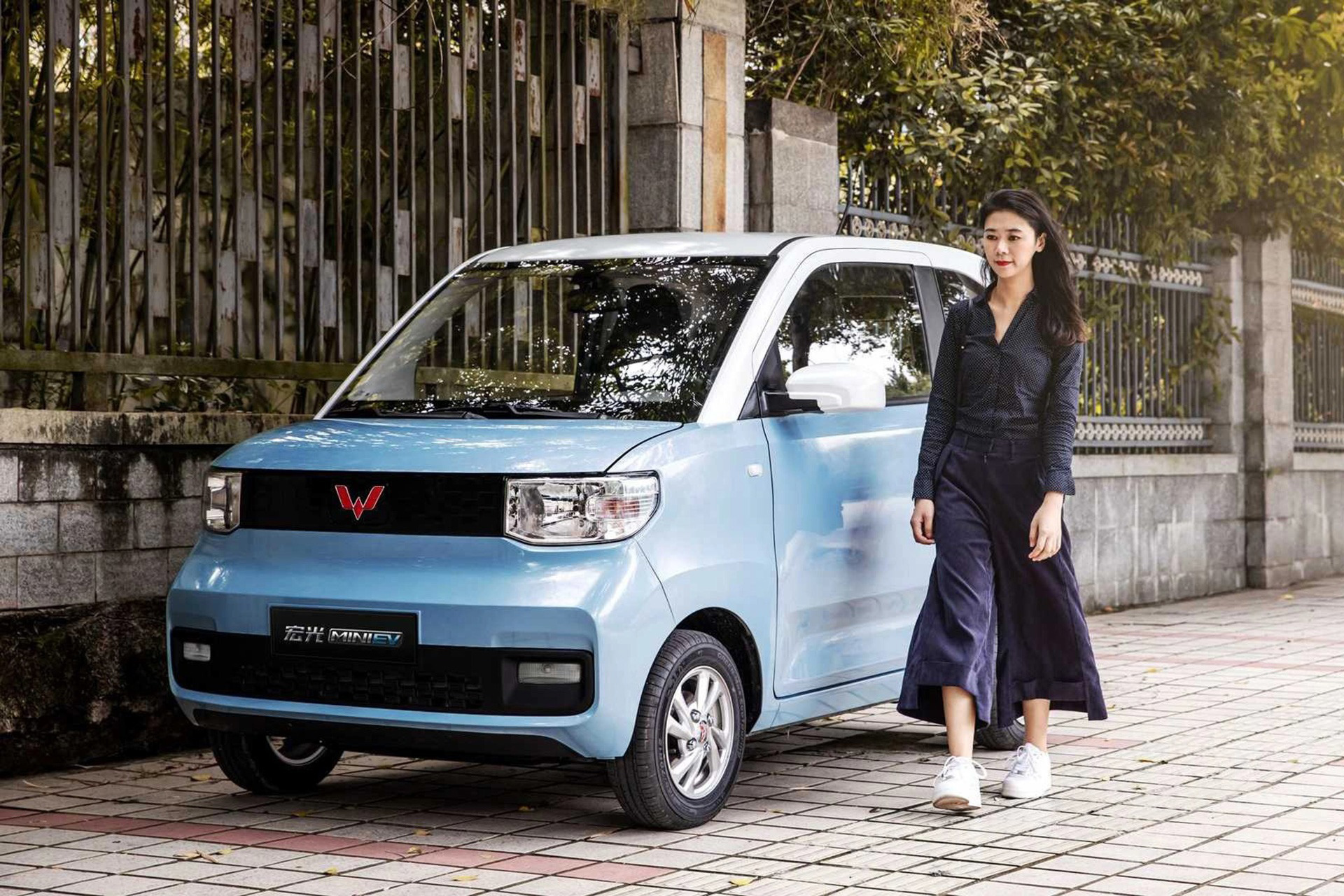 Mẫu xe điện giá rẻ Wuling HongGuang Mini EV.