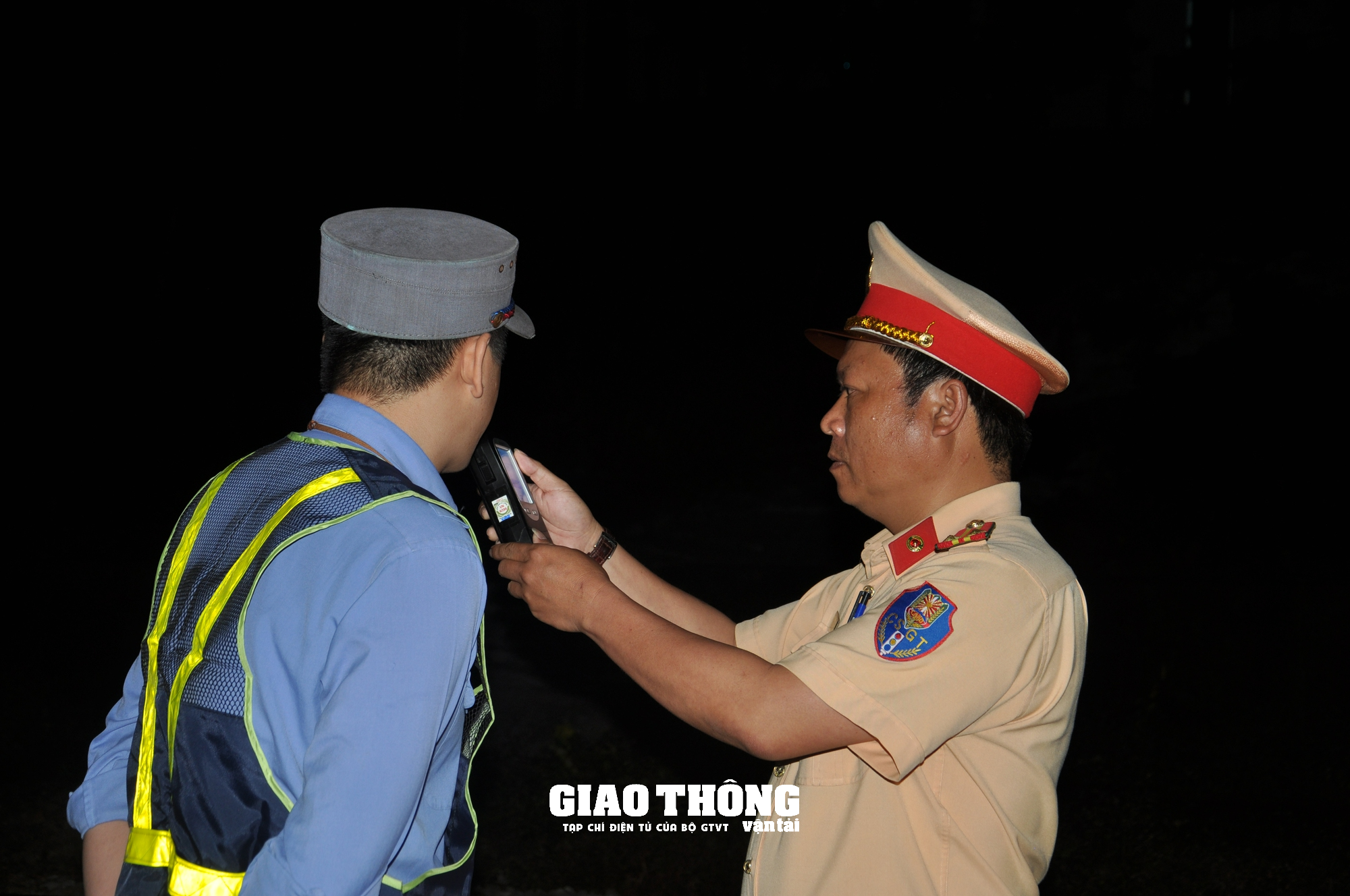 Kiểm tra nồng độ nhân viên chạy tàu đường sắt Bắc-Nam  - Ảnh 3.