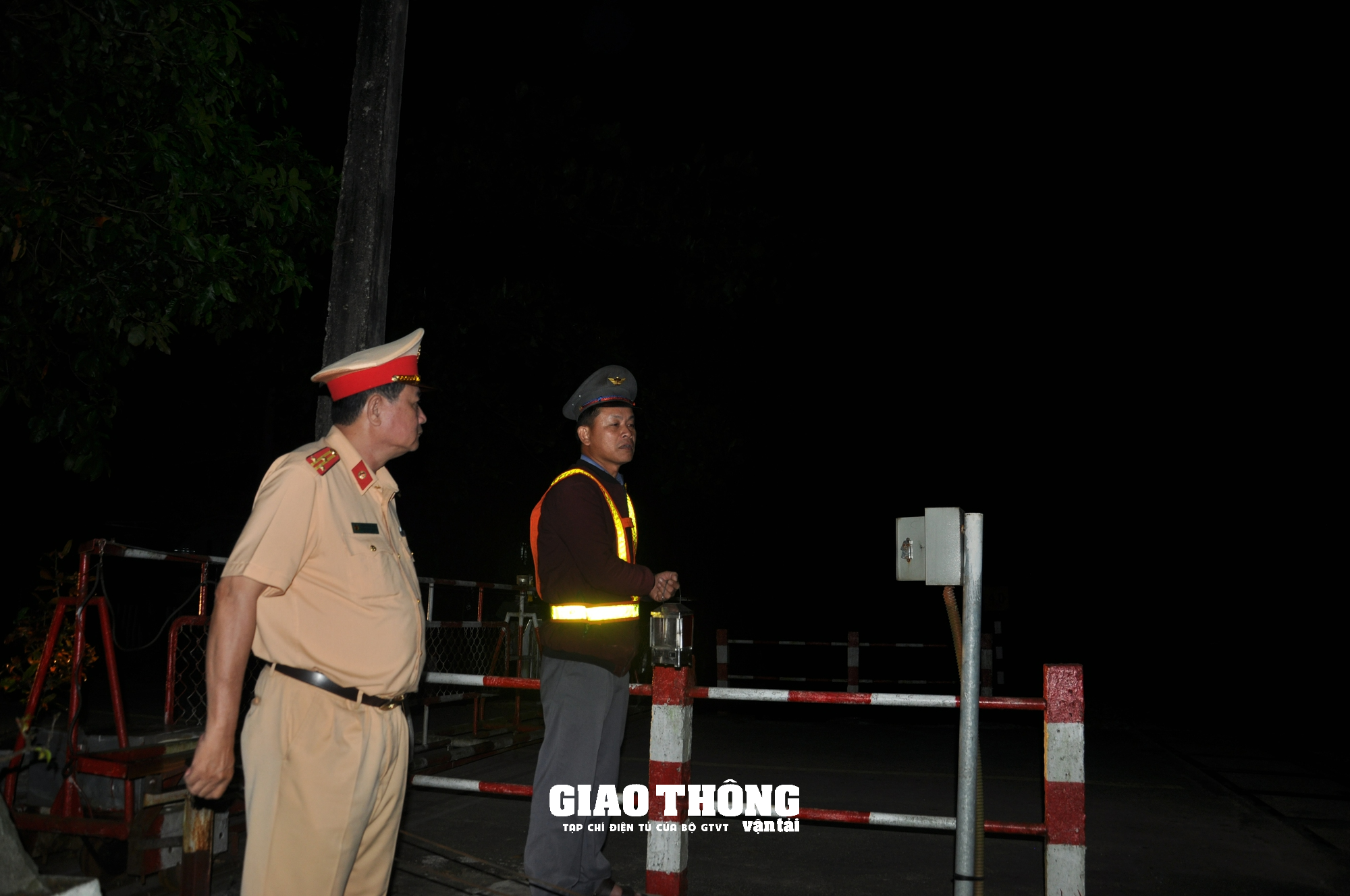 Kiểm tra nồng độ nhân viên chạy tàu đường sắt Bắc-Nam  - Ảnh 13.