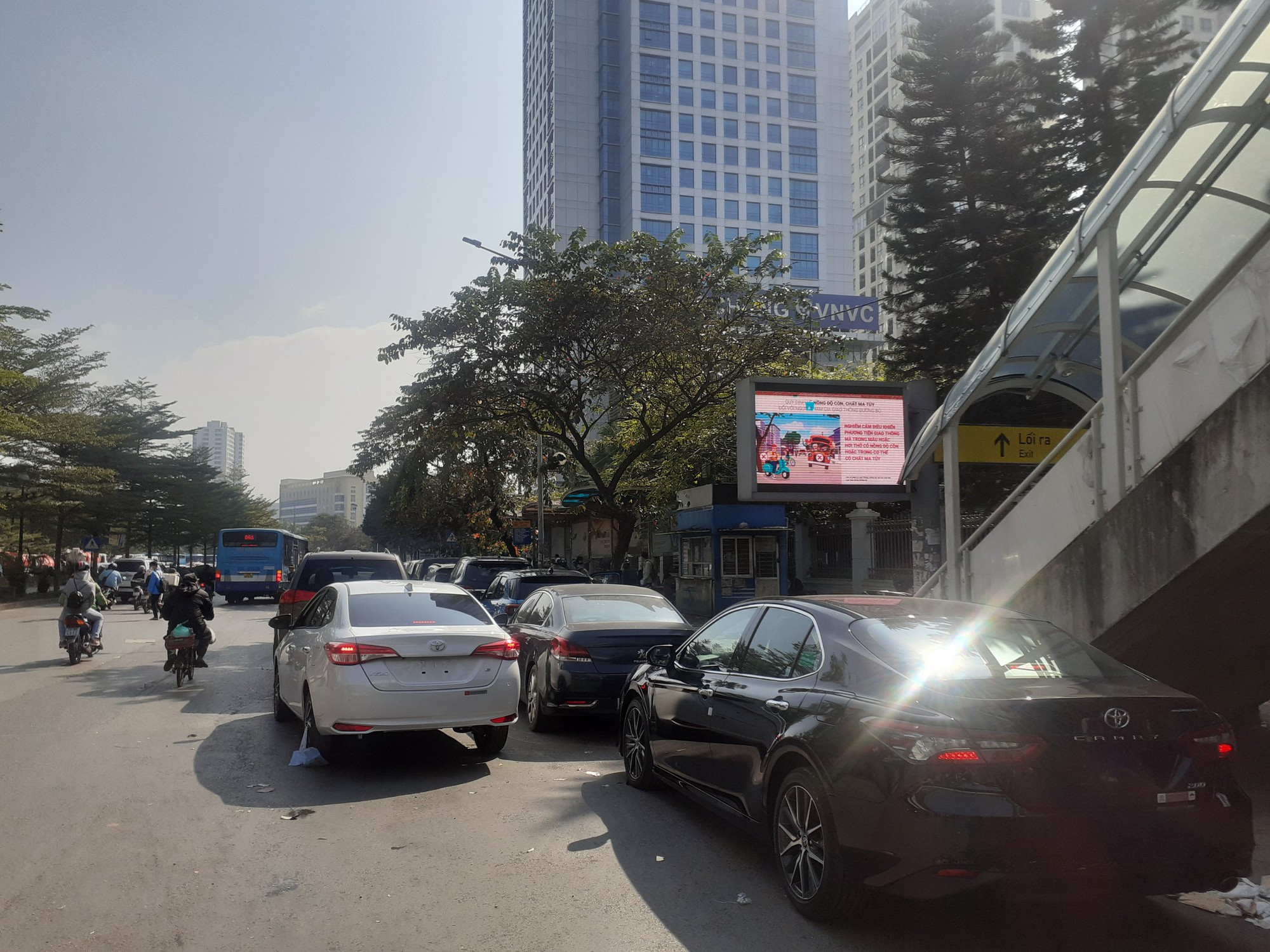 Thông tin dễ nhớ về thời hạn đăng kiểm ôtô, áp dụng từ 22/3/2023 - Ảnh 1.