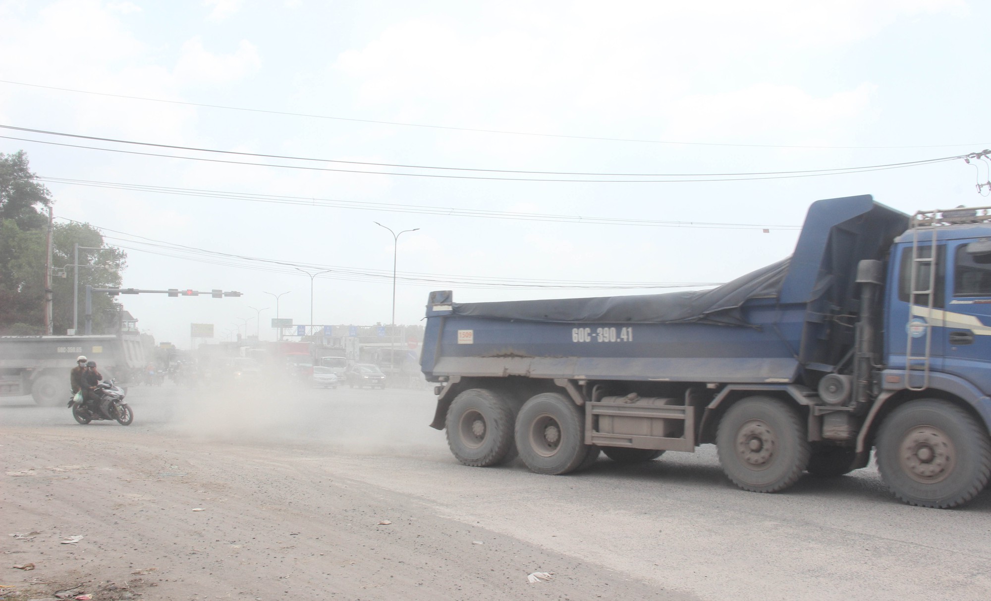 Quốc lộ 51 mất ATGT người dân "nơm nớp lo sợ" khi tham gia giao thông - Ảnh 4.