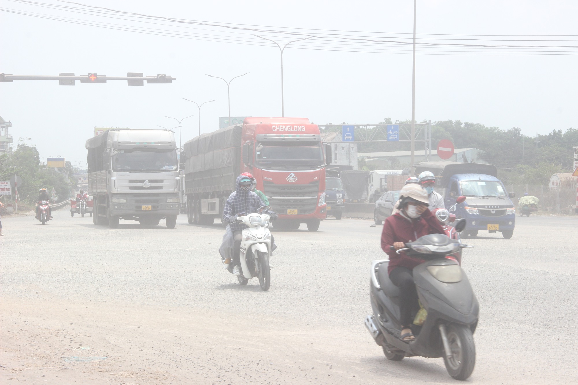 Quốc lộ 51 mất ATGT người dân "nơm nớp lo sợ" khi tham gia giao thông - Ảnh 6.