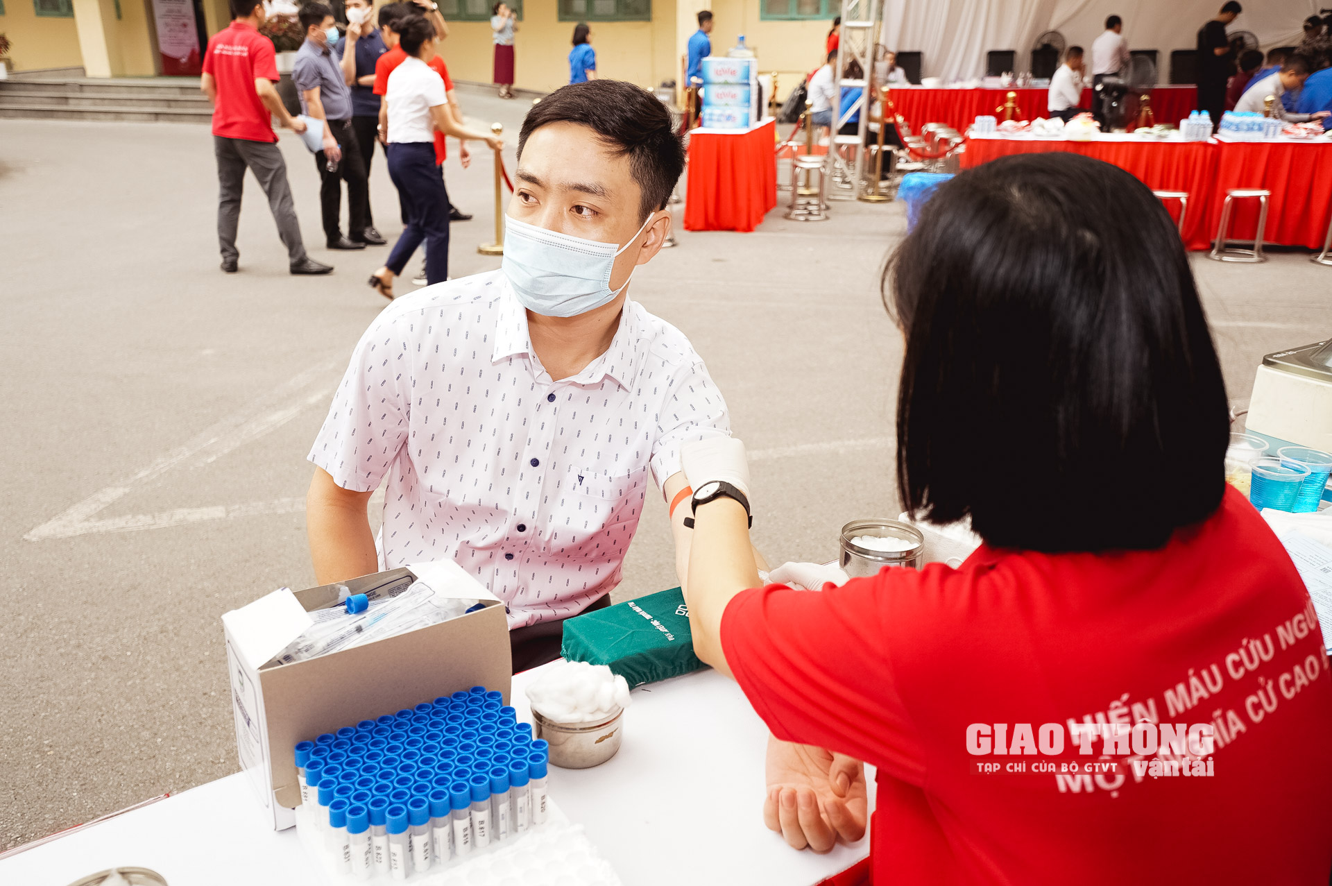 Tuổi trẻ ngành giao thông vận tải hiến "giọt hồng hy vọng" cho nạn nhân tai nạn giao thông - Ảnh 14.