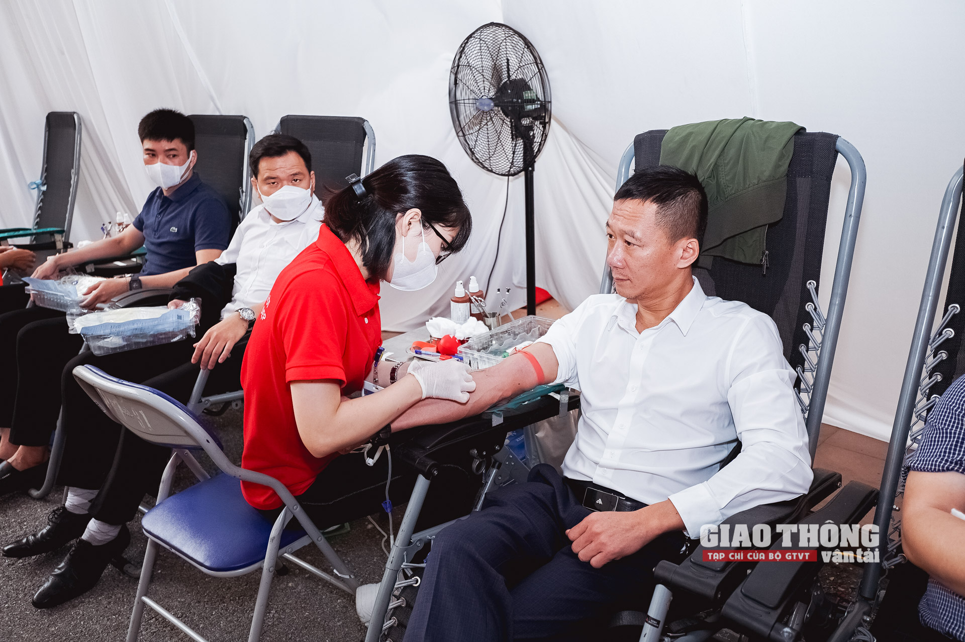 Tuổi trẻ ngành giao thông vận tải hiến "giọt hồng hy vọng" cho nạn nhân tai nạn giao thông - Ảnh 13.