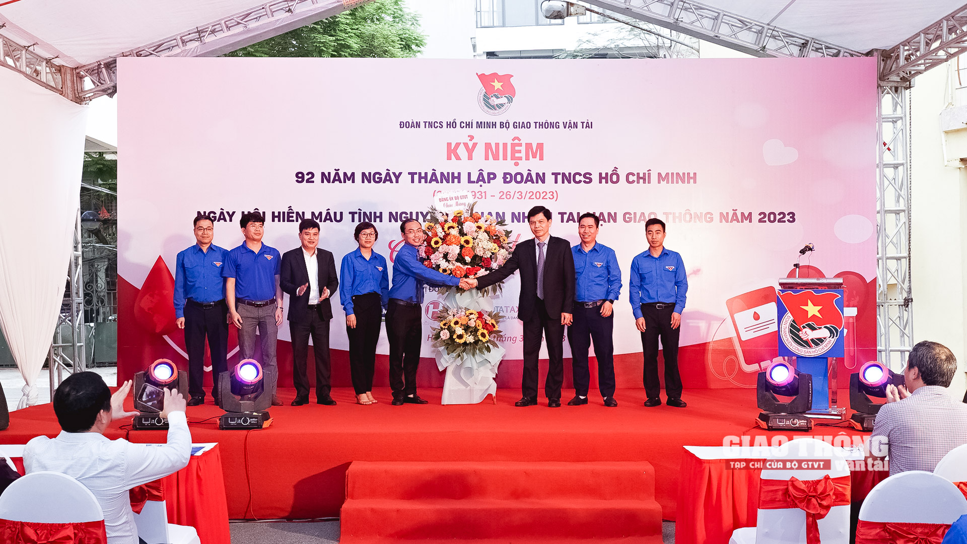 Tuổi trẻ ngành giao thông vận tải hiến "giọt hồng hy vọng" cho nạn nhân tai nạn giao thông - Ảnh 19.