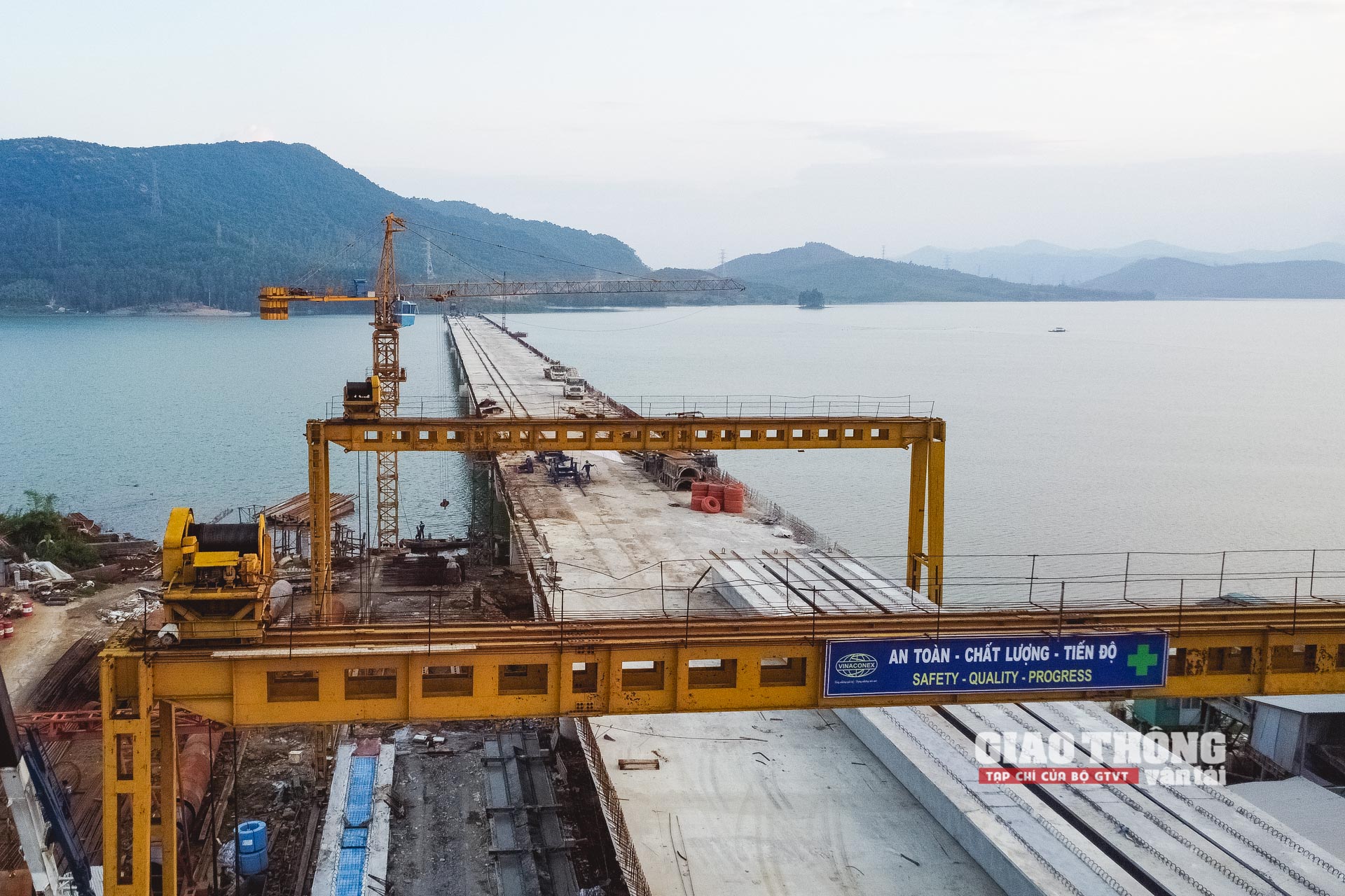 Kiểm điểm tiến độ đặc biệt 3 nhà thầu thi công cao tốc QL45 - Nghi Sơn - Ảnh 4.