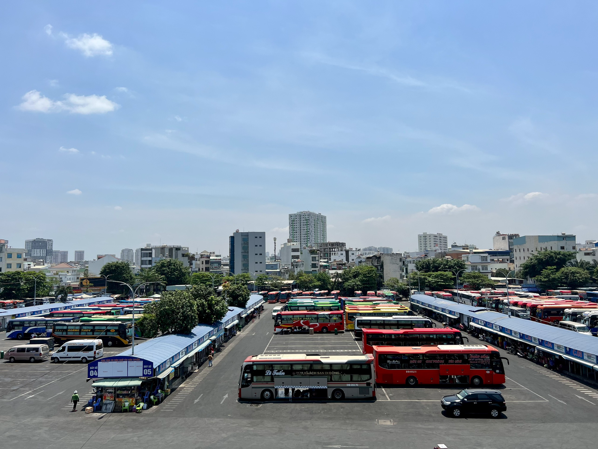 Bỗng dưng xe chạy tuyến cố định "biến" thành xe hợp đồng - Ảnh 3.