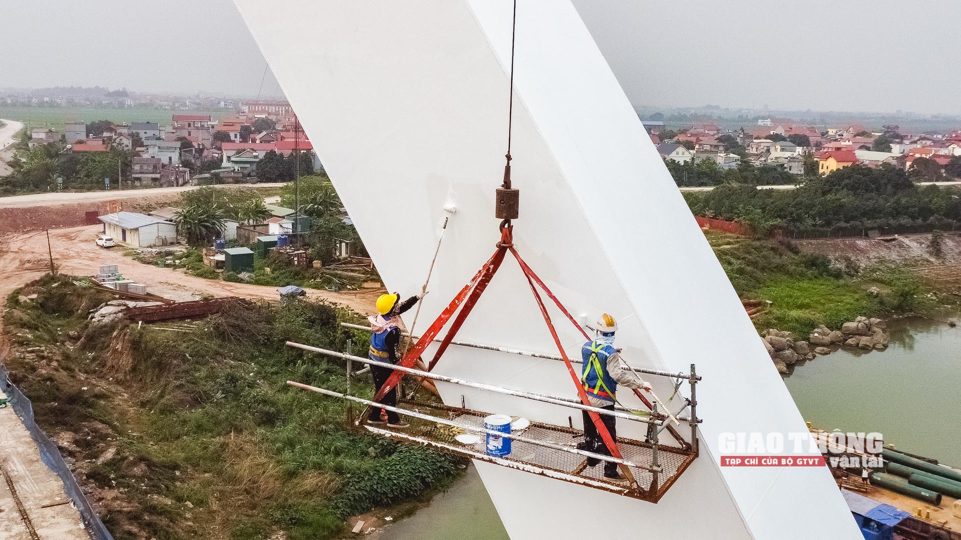 Phóng sự ảnh: Mục sở thị cầu vòm thép cao nhất Việt Nam chuẩn bị khánh thành - Ảnh 18. Phóng sự ảnh: Mục sở thị cầu vòm thép cao nhất Việt Nam chuẩn bị khánh thành - Ảnh 18.